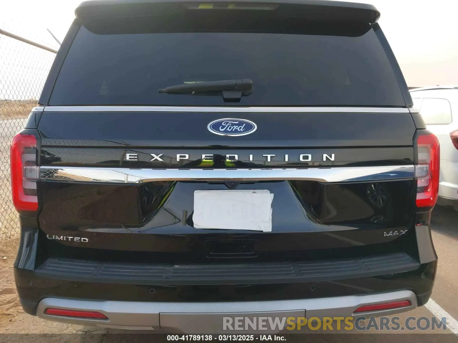 15 Photograph of a damaged car 1FMJK1K8XREA31629 FORD EXPEDITION 2024