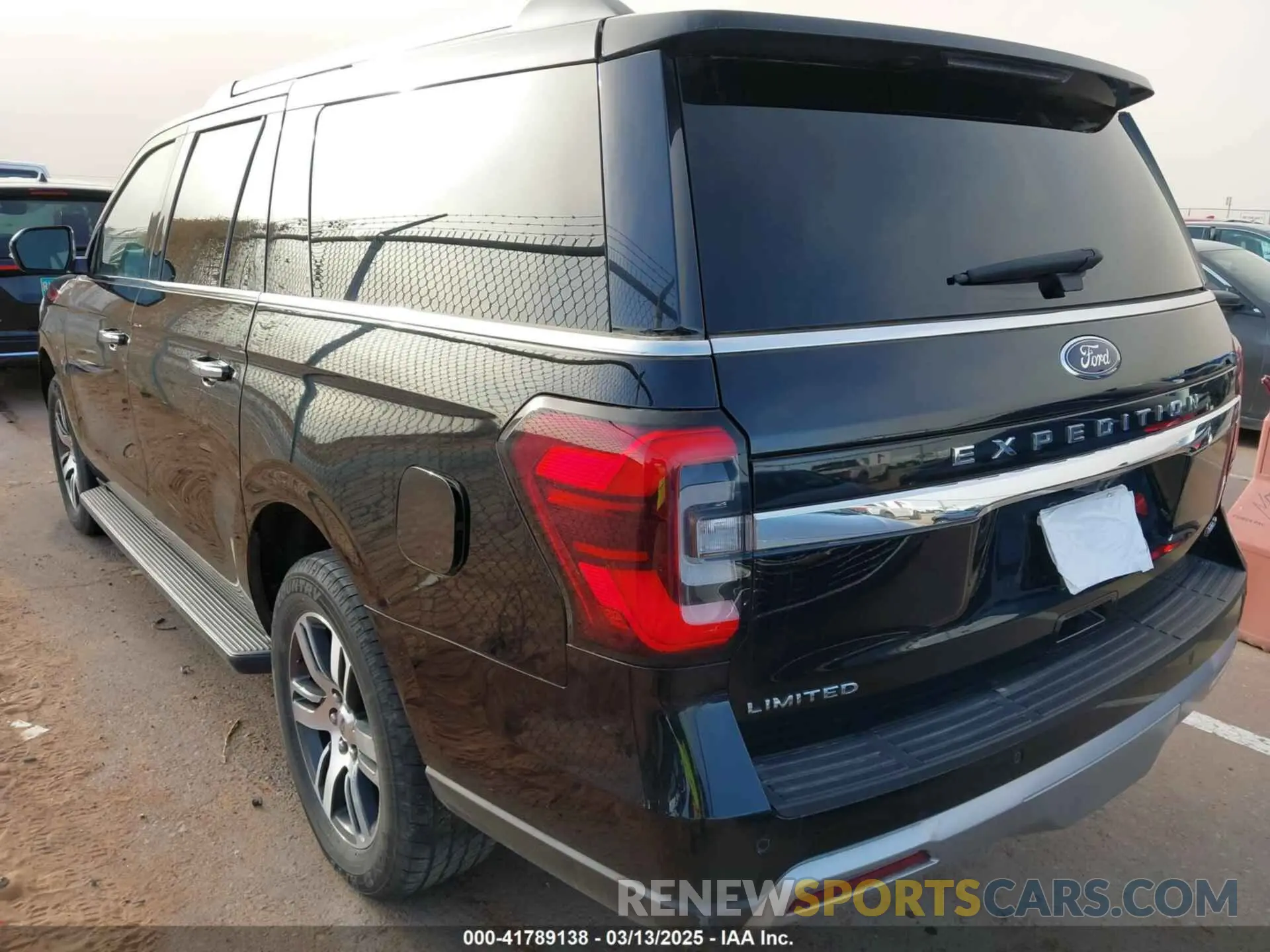 3 Photograph of a damaged car 1FMJK1K8XREA31629 FORD EXPEDITION 2024