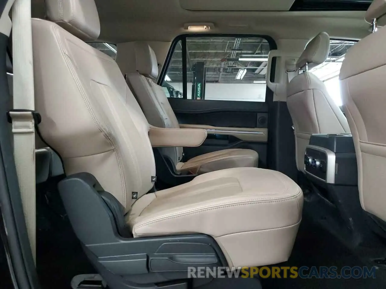 11 Photograph of a damaged car 1FMJK1K8XREA53386 FORD EXPEDITION 2024