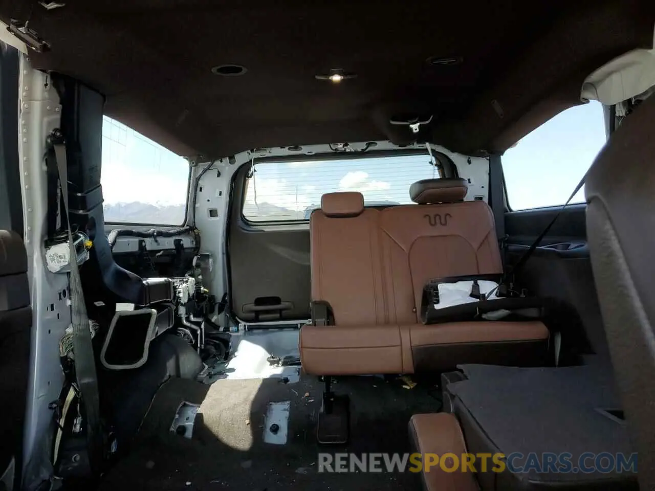 10 Photograph of a damaged car 1FMJK1P89REA65683 FORD EXPEDITION 2024