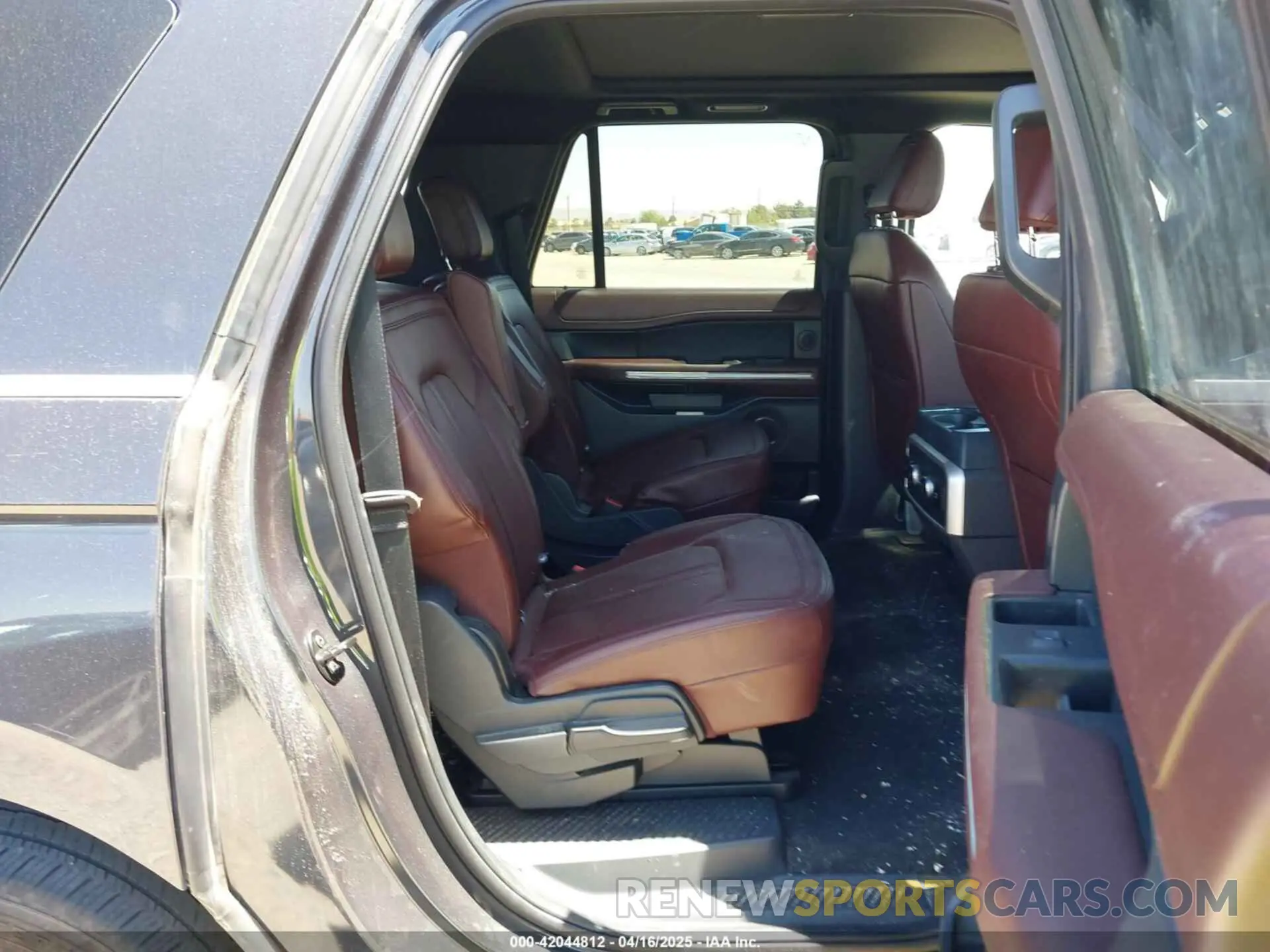 8 Photograph of a damaged car 1FMJK2A80REA12255 FORD EXPEDITION 2024