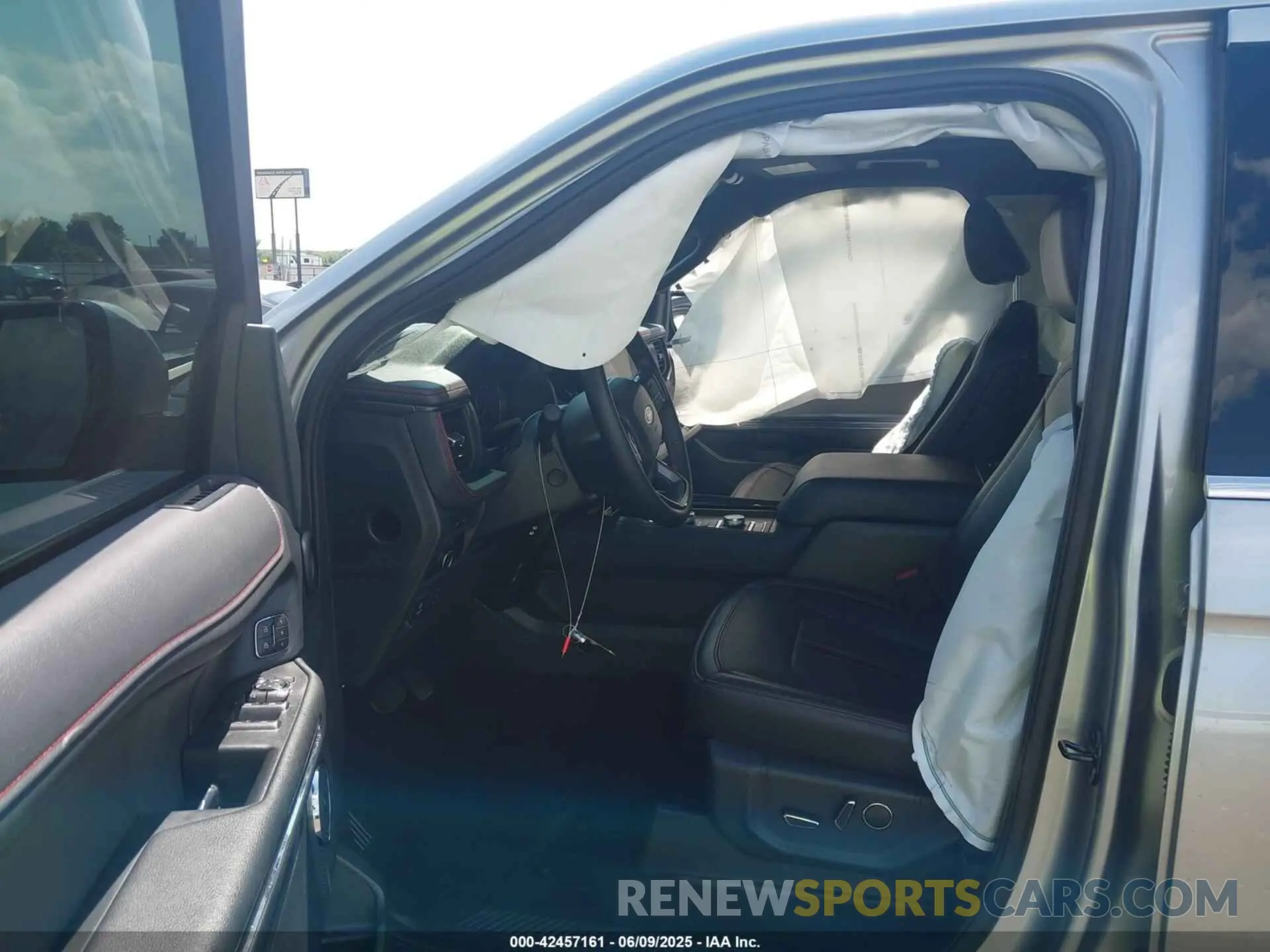 5 Photograph of a damaged car 1FMJK2A80REA59754 FORD EXPEDITION 2024