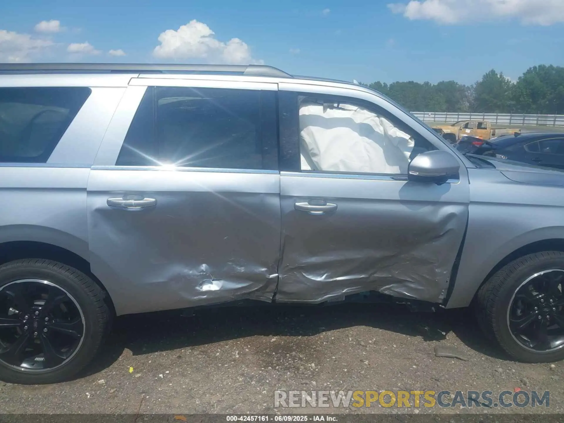 6 Photograph of a damaged car 1FMJK2A80REA59754 FORD EXPEDITION 2024