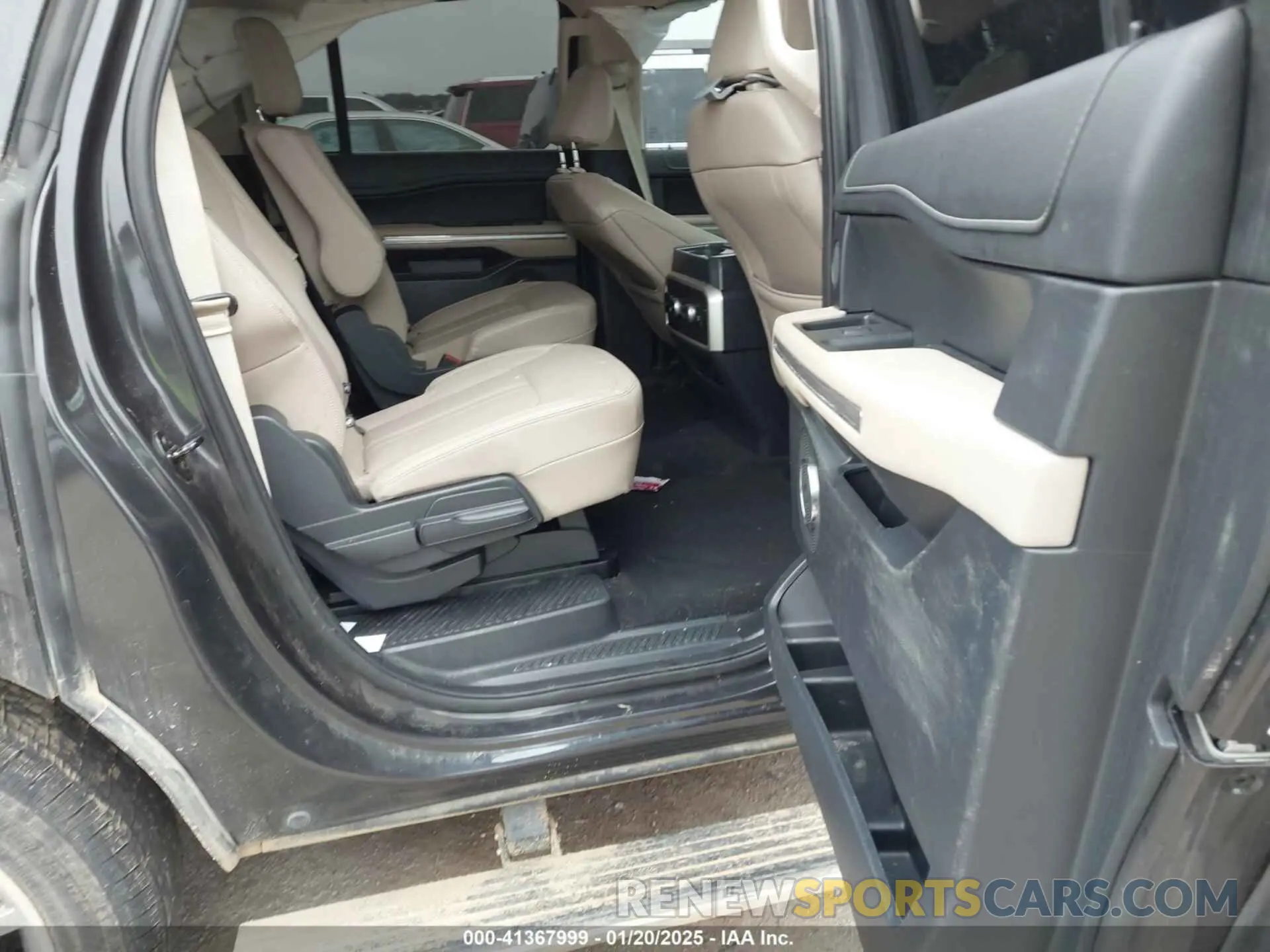 8 Photograph of a damaged car 1FMJK2A82REA05601 FORD EXPEDITION 2024