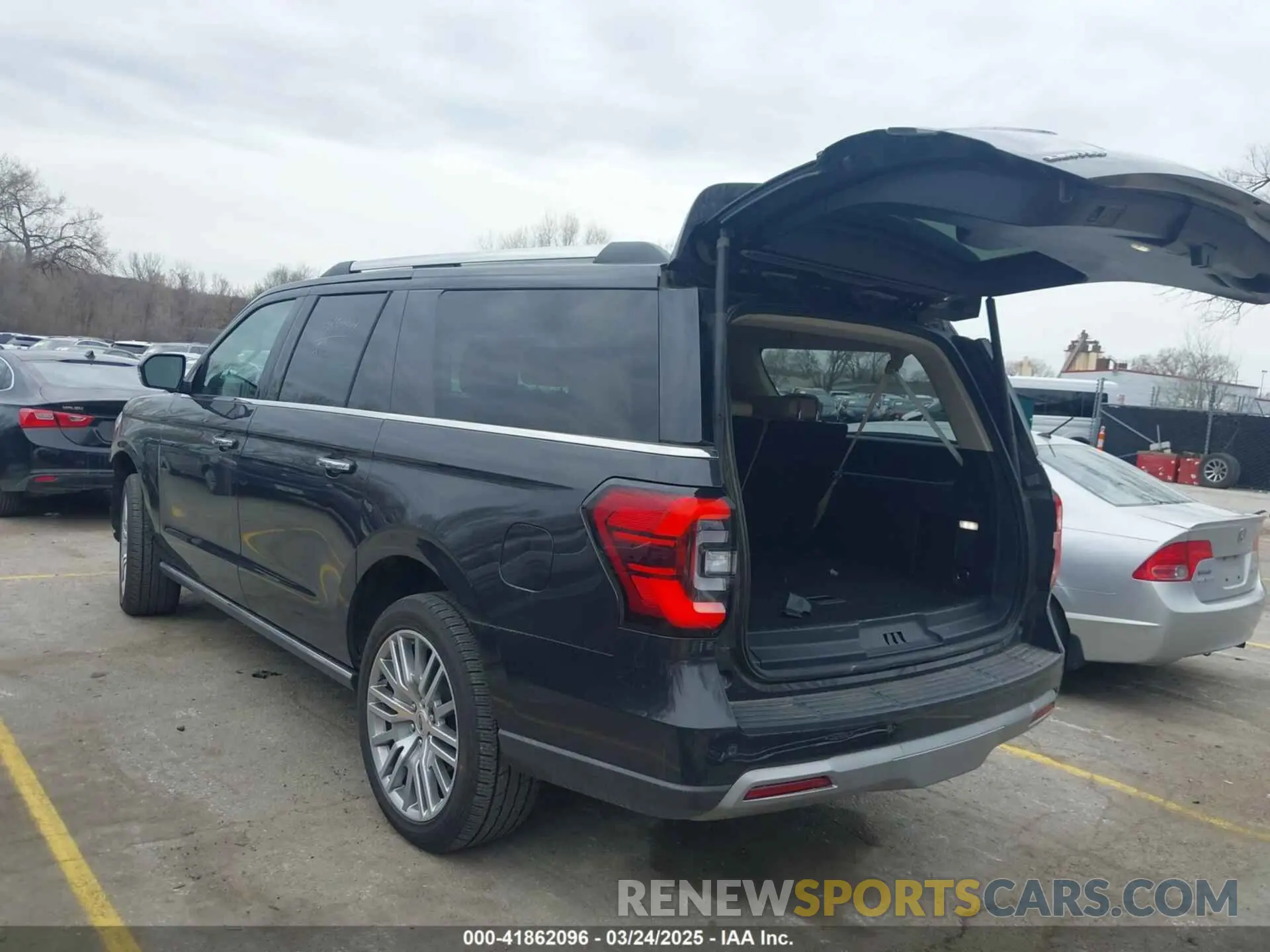3 Photograph of a damaged car 1FMJK2A84REA40978 FORD EXPEDITION 2024