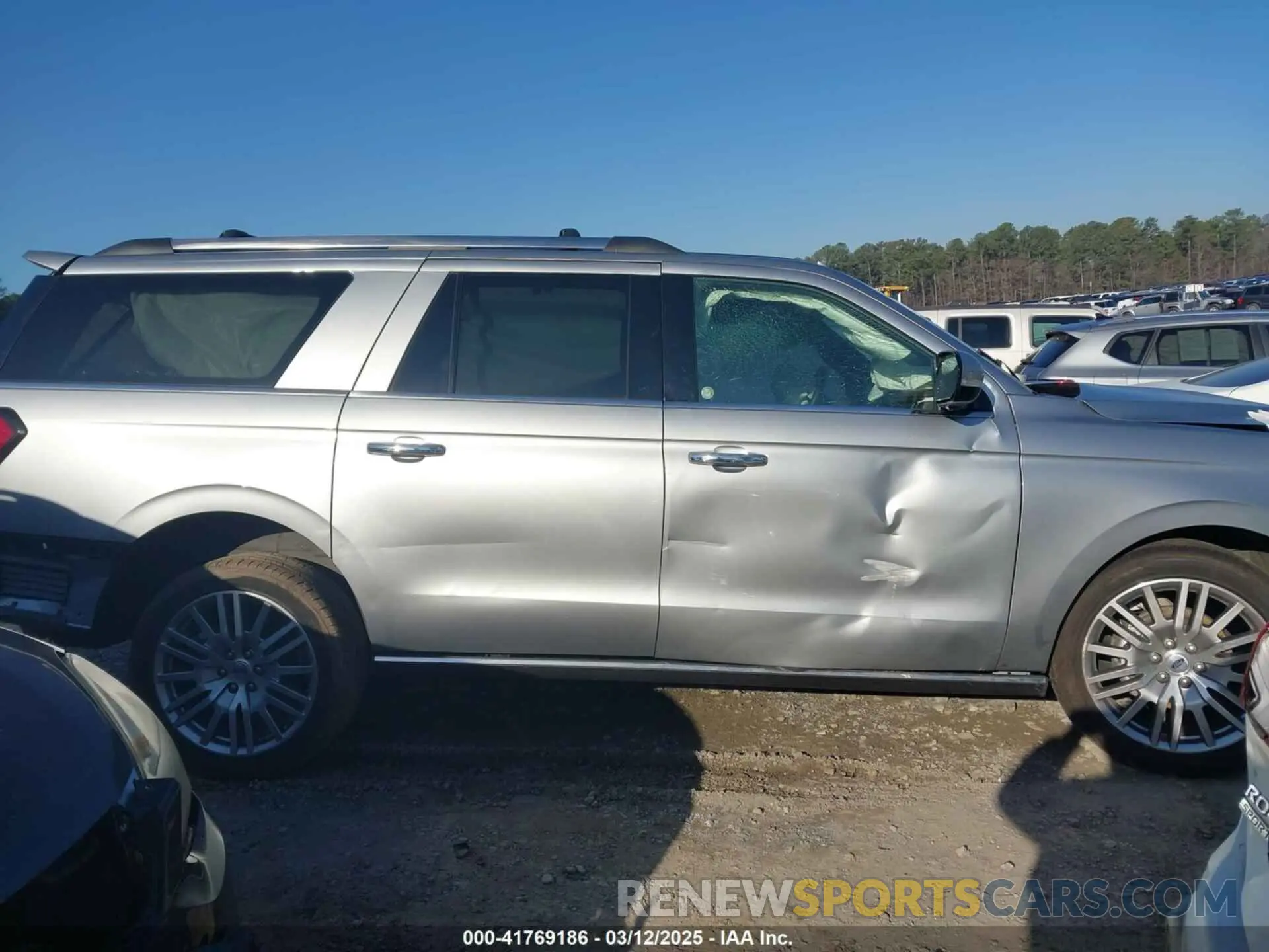 12 Photograph of a damaged car 1FMJK2A89REA38160 FORD EXPEDITION 2024