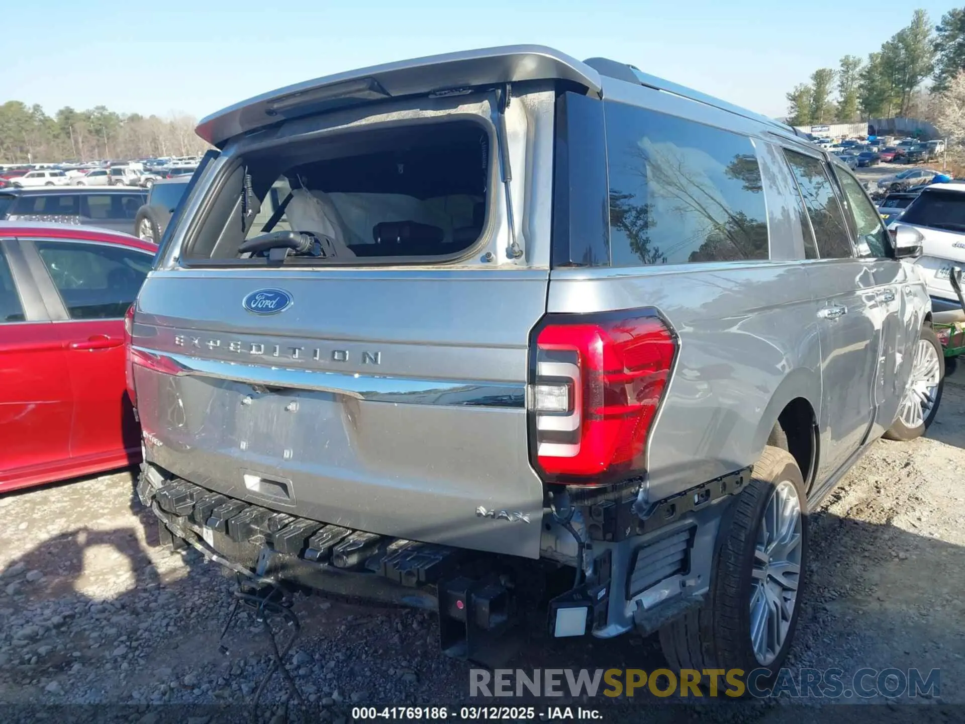 19 Photograph of a damaged car 1FMJK2A89REA38160 FORD EXPEDITION 2024