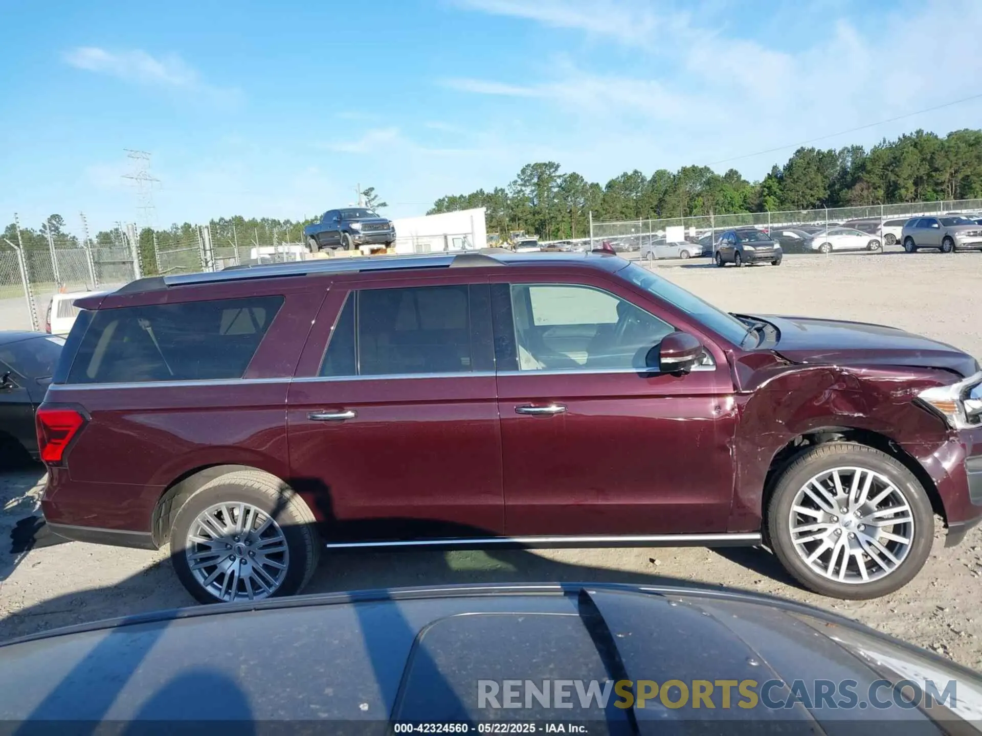 13 Photograph of a damaged car 1FMJK2A8XREA16328 FORD EXPEDITION 2024