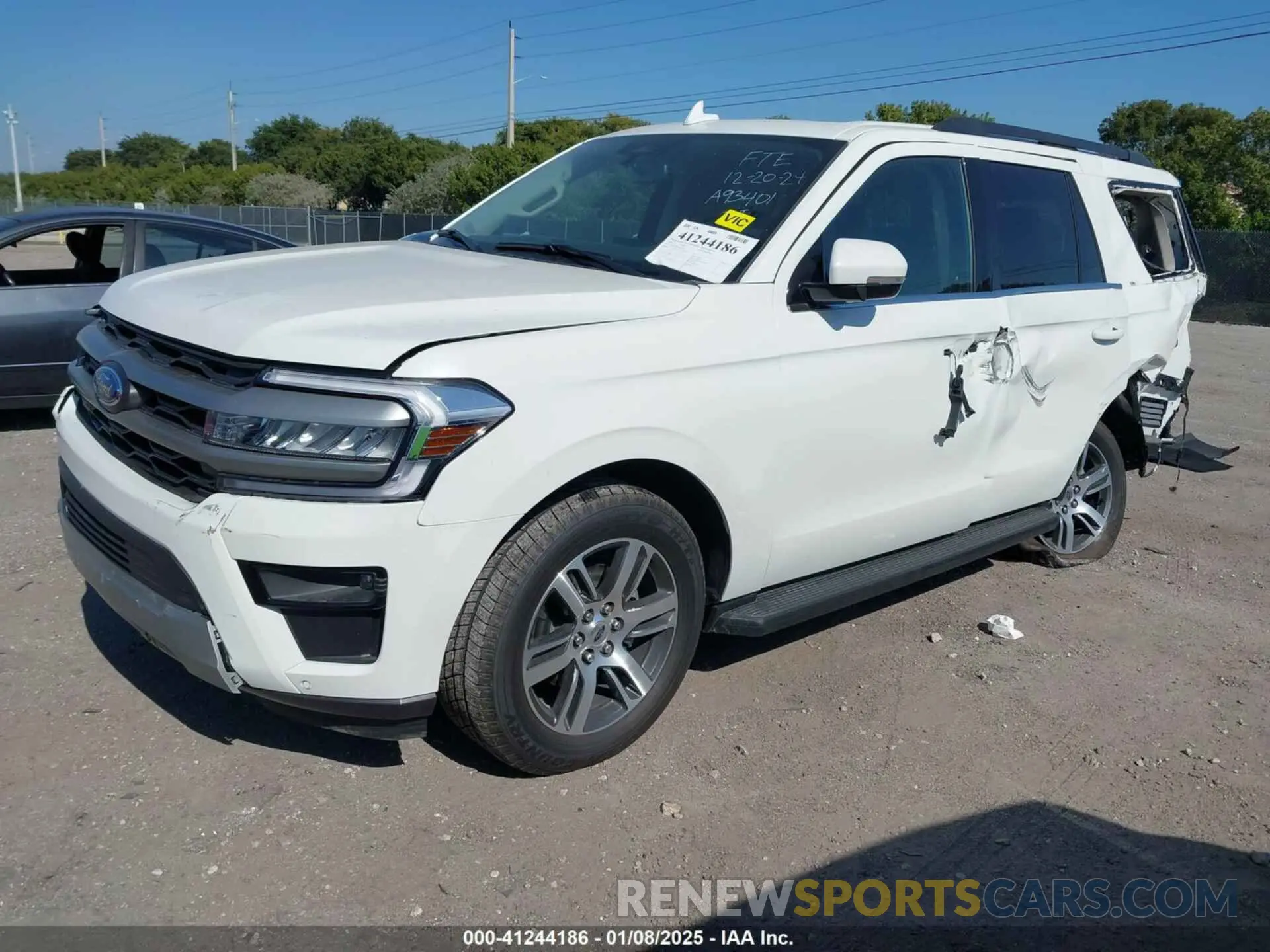 2 Photograph of a damaged car 1FMJU1H82REA93401 FORD EXPEDITION 2024