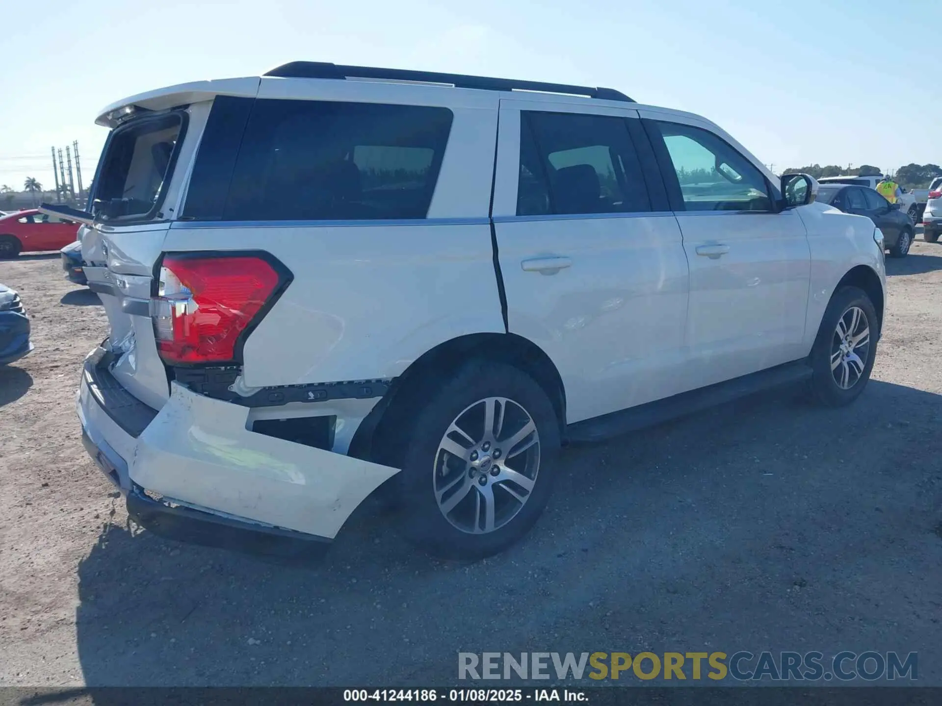4 Photograph of a damaged car 1FMJU1H82REA93401 FORD EXPEDITION 2024