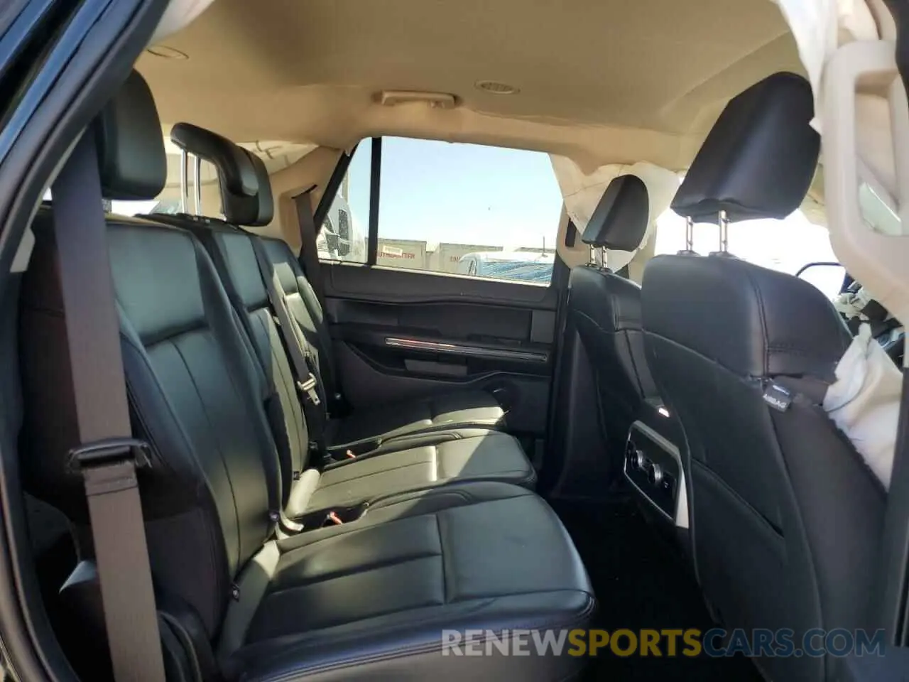 11 Photograph of a damaged car 1FMJU1H83REA20151 FORD EXPEDITION 2024