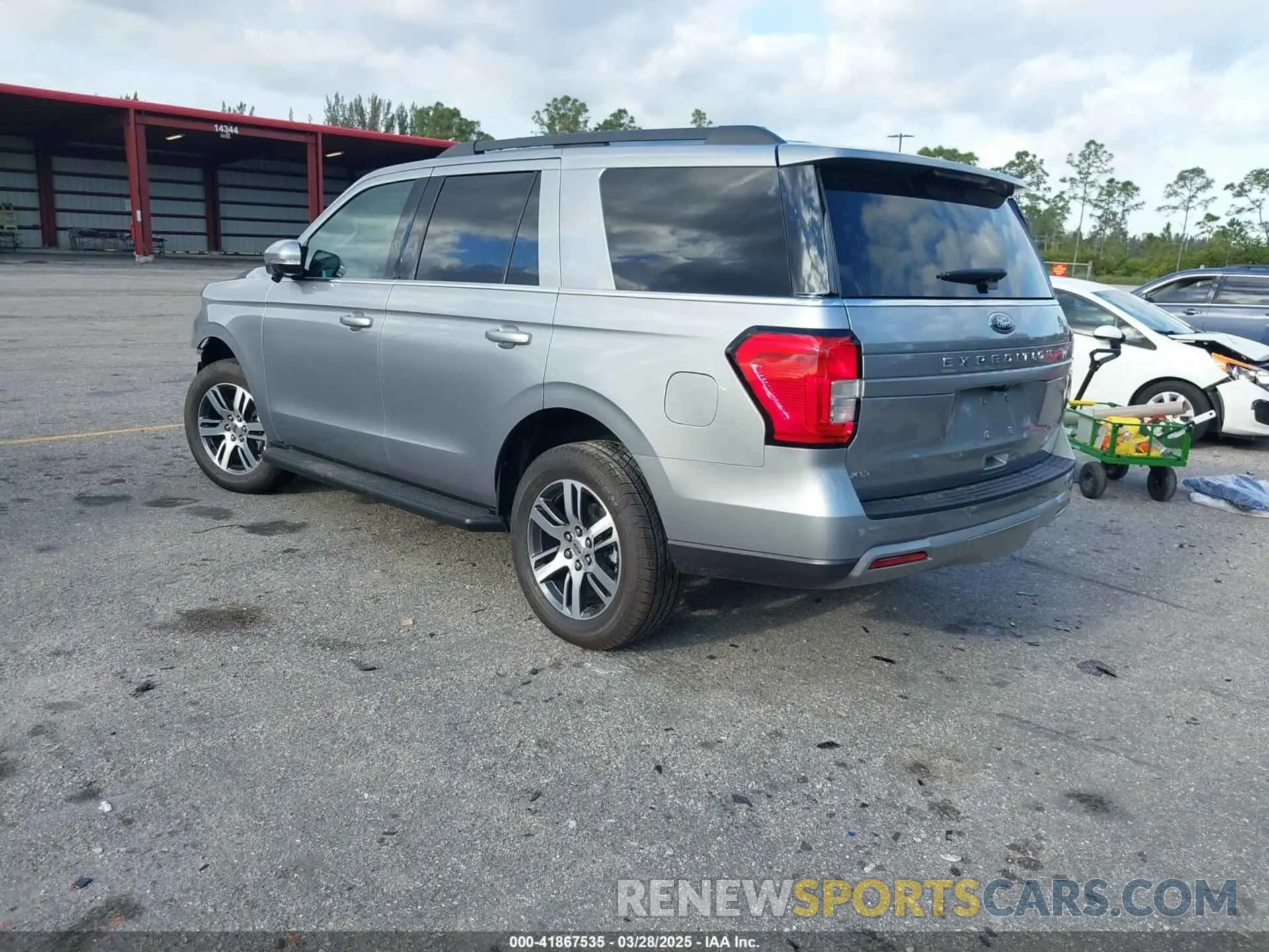 3 Photograph of a damaged car 1FMJU1H83REA98705 FORD EXPEDITION 2024