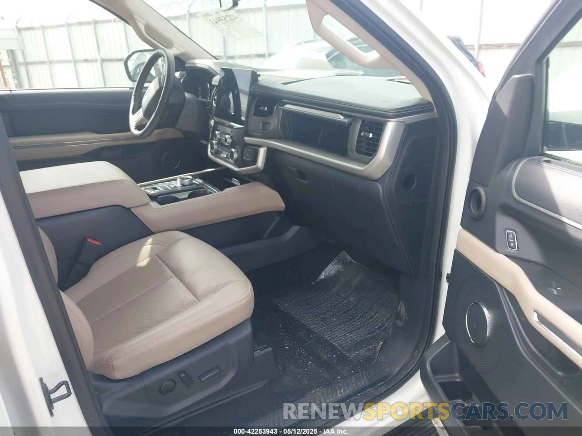5 Photograph of a damaged car 1FMJU1H87REA59678 FORD EXPEDITION 2024