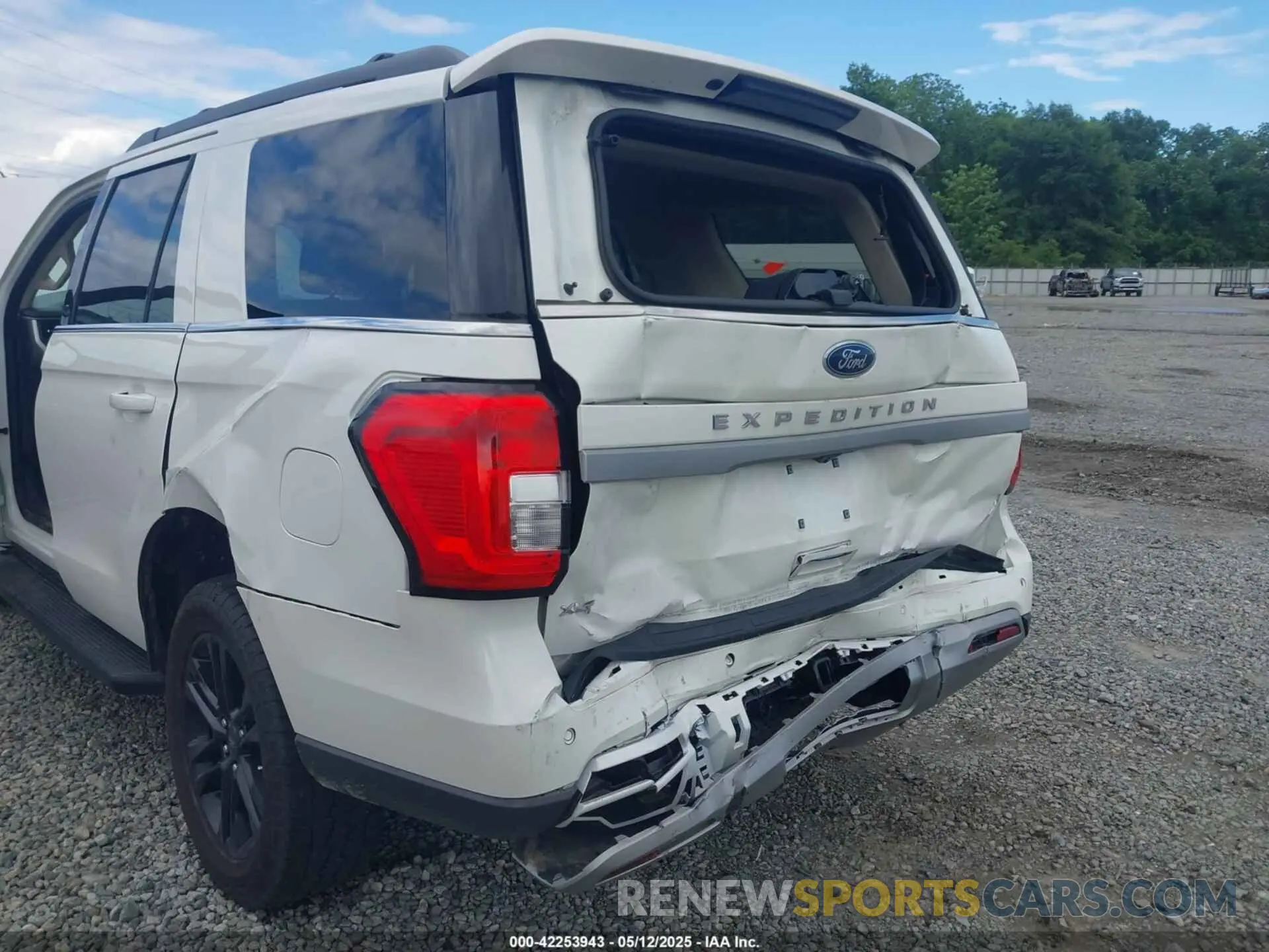 6 Photograph of a damaged car 1FMJU1H87REA59678 FORD EXPEDITION 2024