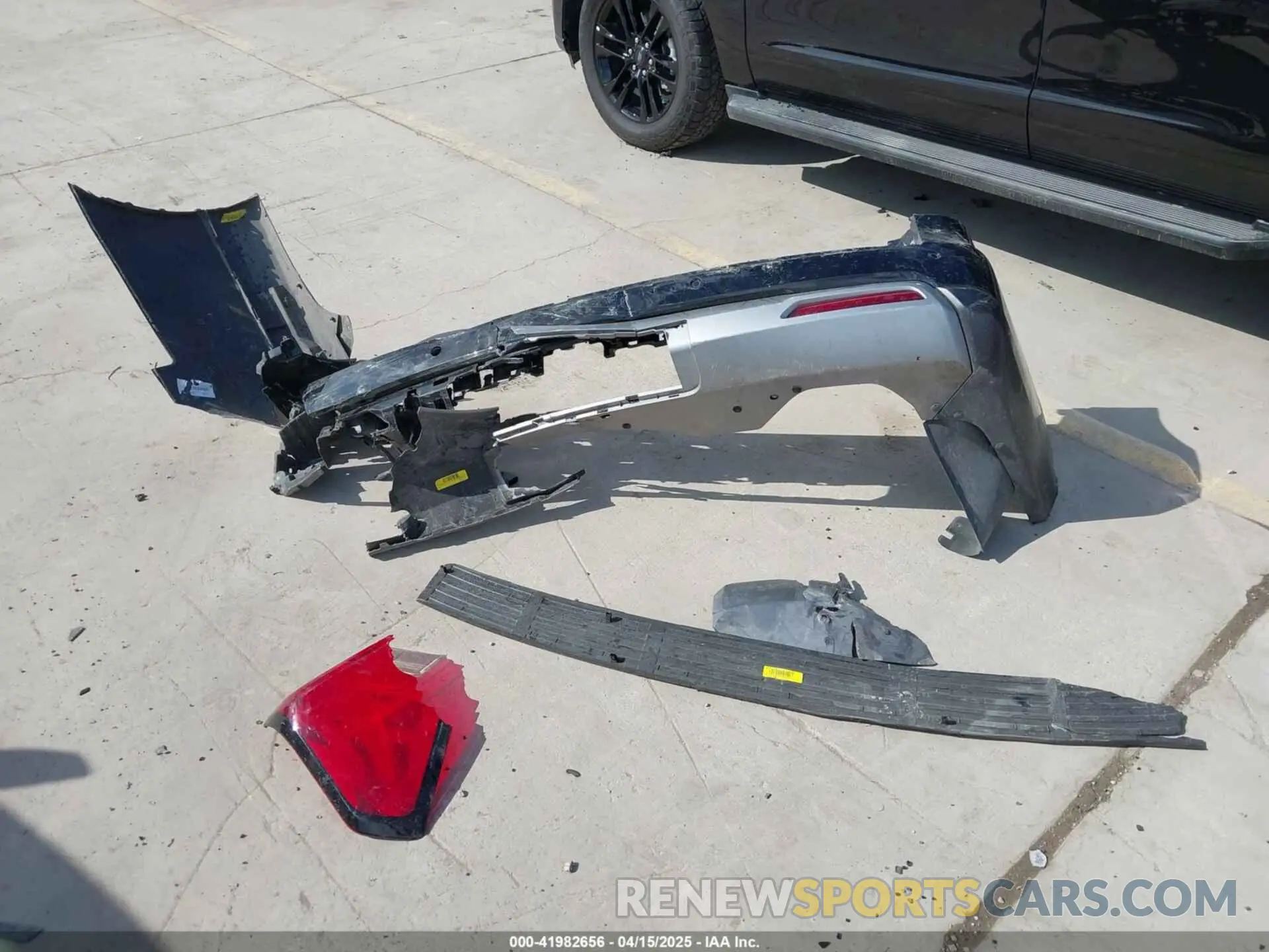 12 Photograph of a damaged car 1FMJU1H88REA29329 FORD EXPEDITION 2024