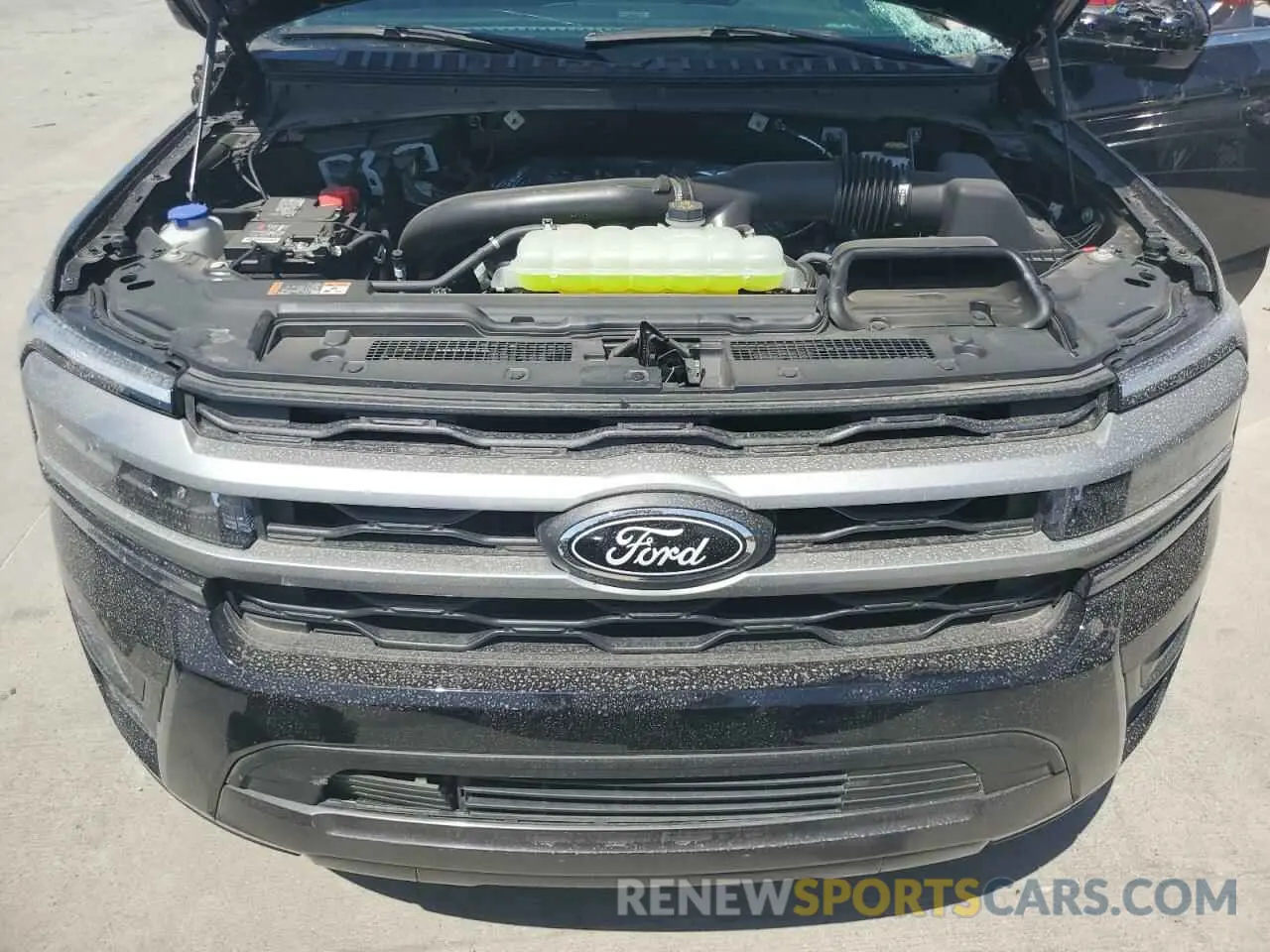12 Photograph of a damaged car 1FMJU1H88REA96240 FORD EXPEDITION 2024