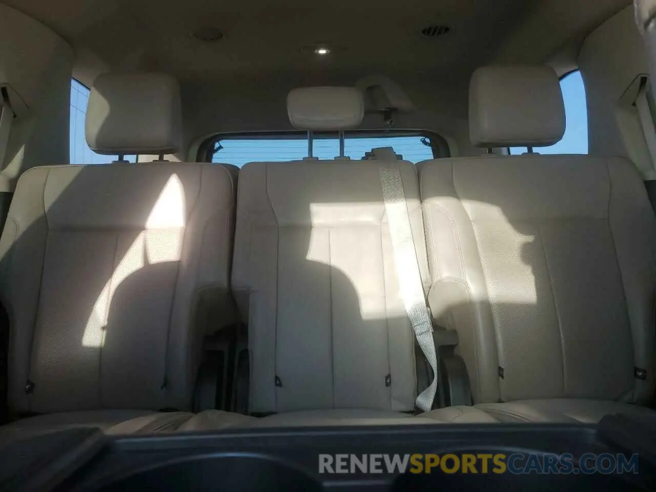 10 Photograph of a damaged car 1FMJU1H8XREA23175 FORD EXPEDITION 2024
