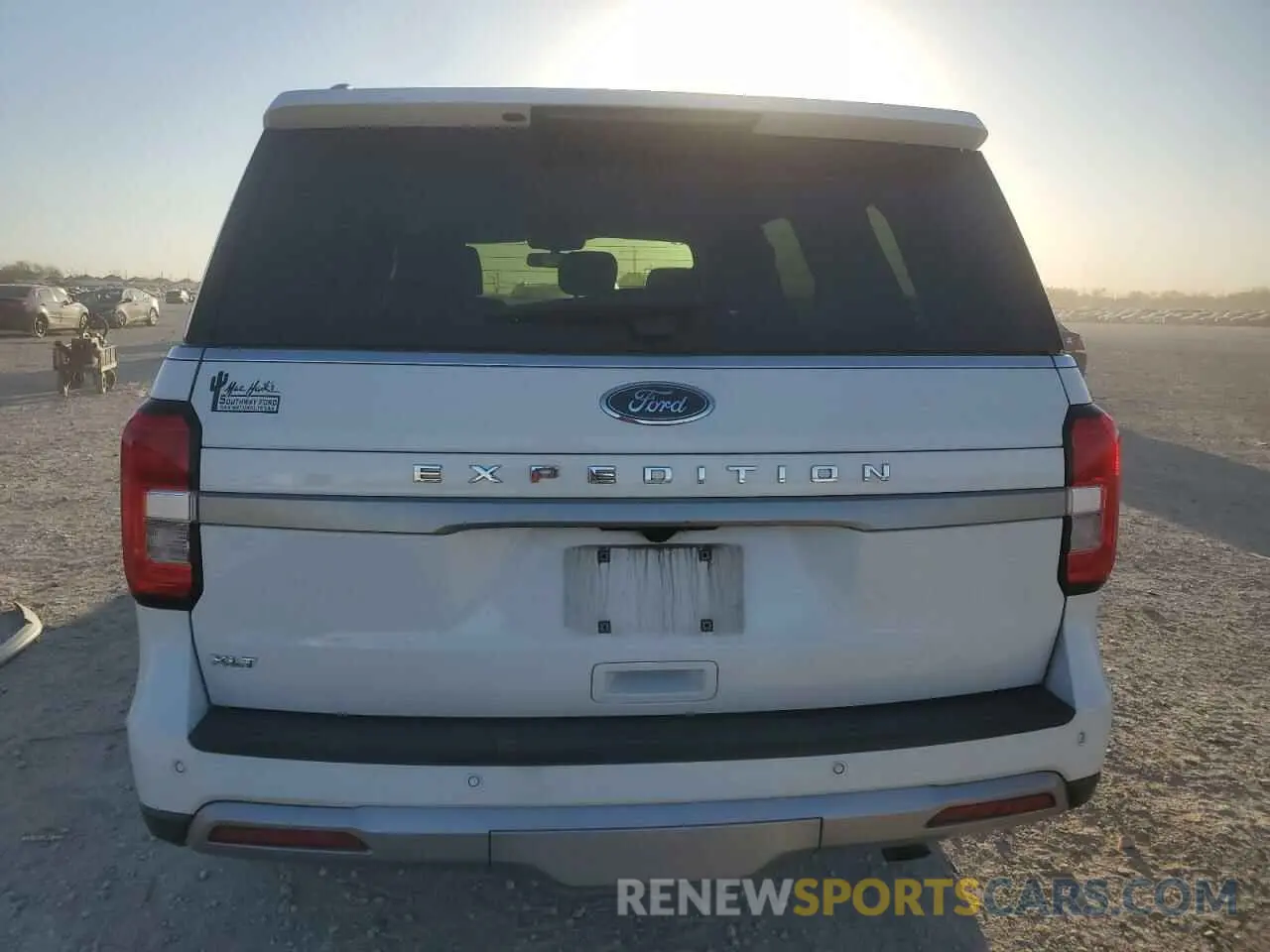 6 Photograph of a damaged car 1FMJU1H8XREA23175 FORD EXPEDITION 2024