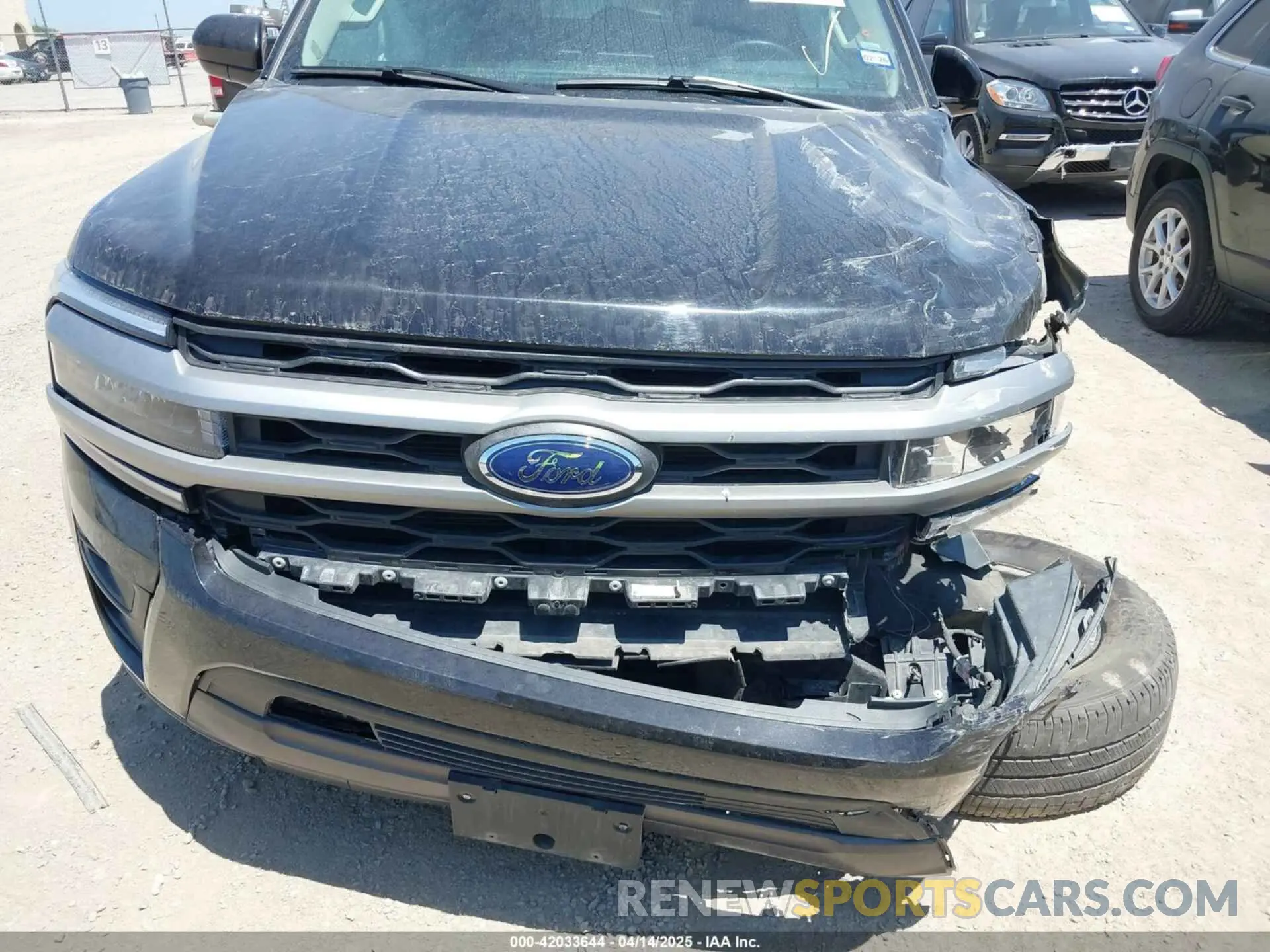 13 Photograph of a damaged car 1FMJU1H8XREA41871 FORD EXPEDITION 2024