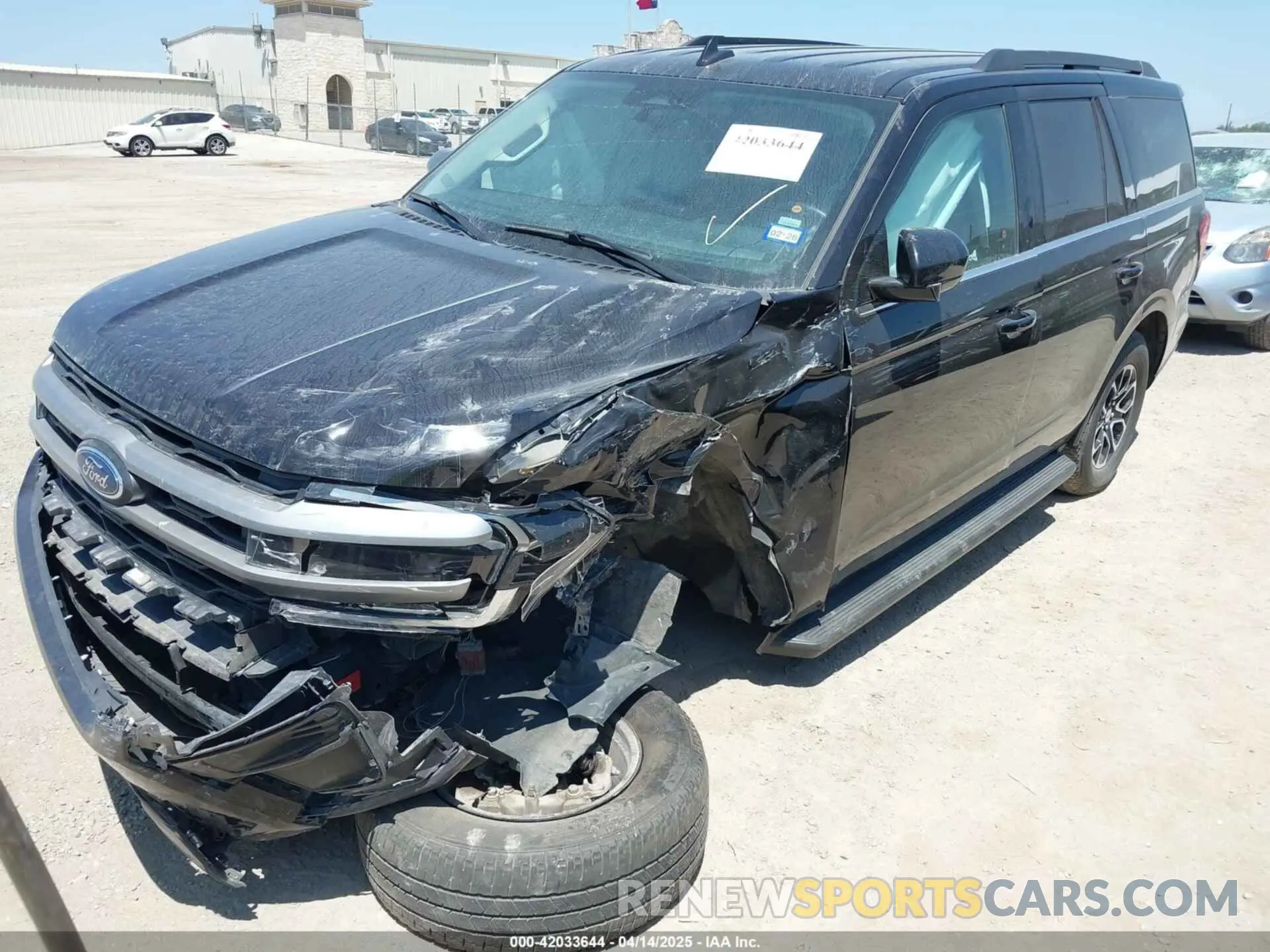 2 Photograph of a damaged car 1FMJU1H8XREA41871 FORD EXPEDITION 2024