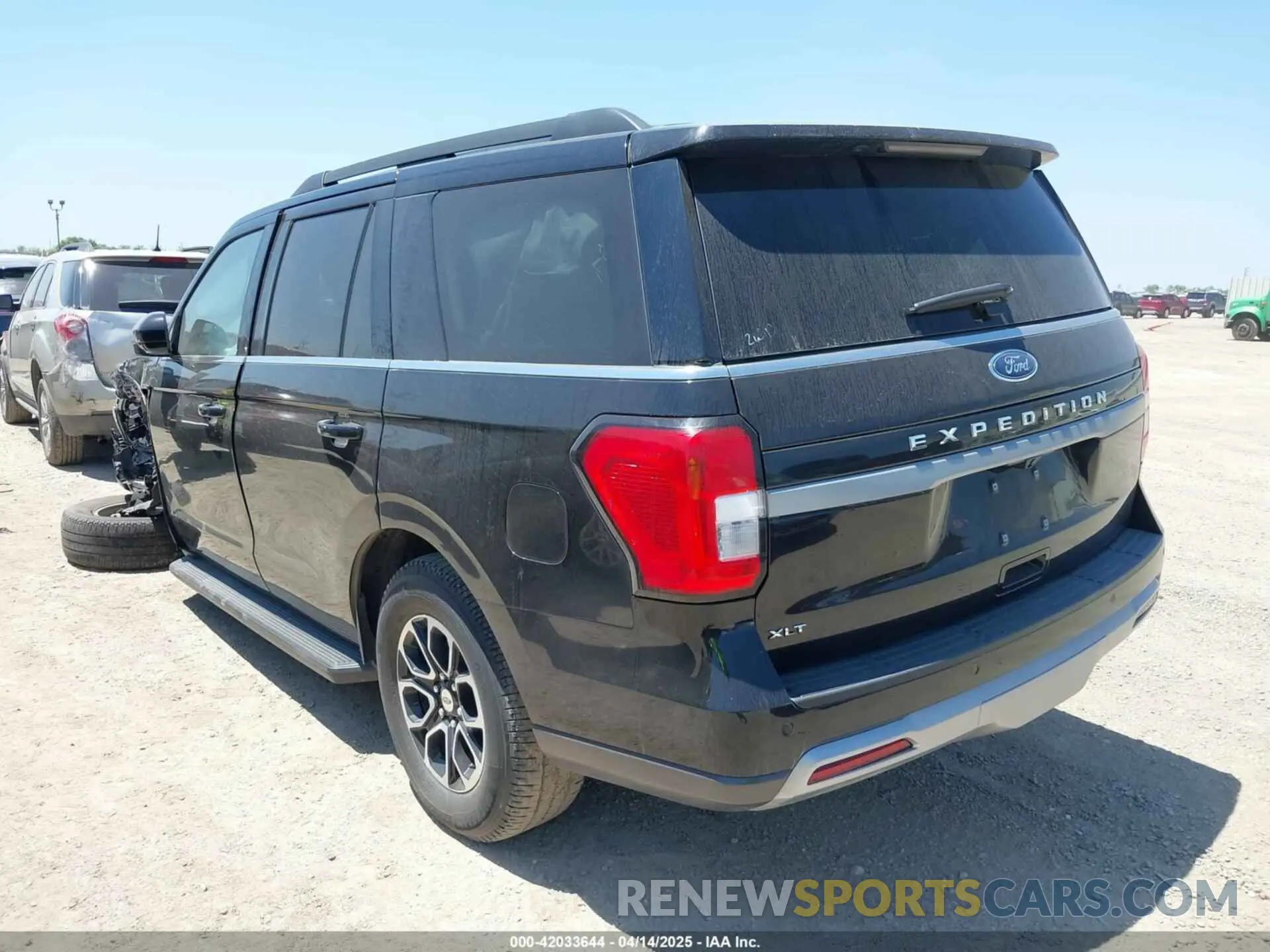 3 Photograph of a damaged car 1FMJU1H8XREA41871 FORD EXPEDITION 2024