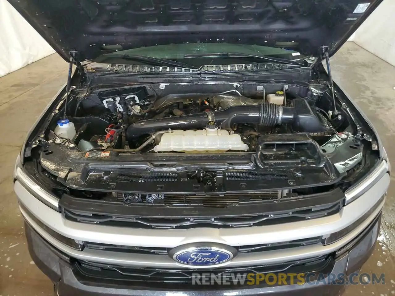 12 Photograph of a damaged car 1FMJU1H8XREA54264 FORD EXPEDITION 2024
