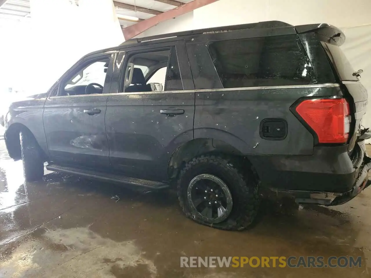2 Photograph of a damaged car 1FMJU1H8XREA54264 FORD EXPEDITION 2024