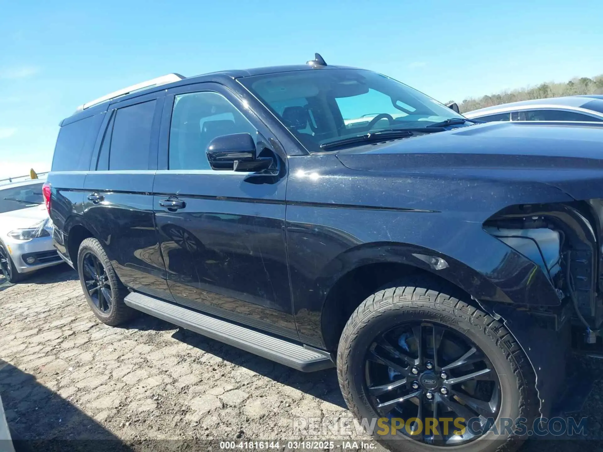 13 Photograph of a damaged car 1FMJU1J80REA39864 FORD EXPEDITION 2024