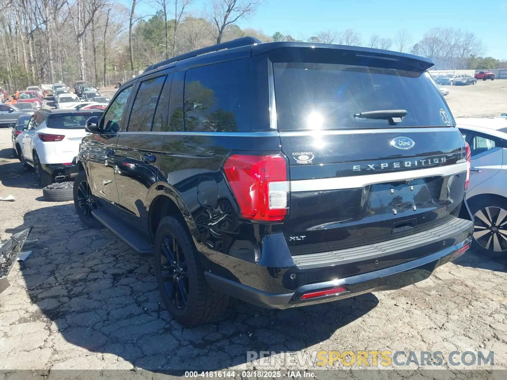 3 Photograph of a damaged car 1FMJU1J80REA39864 FORD EXPEDITION 2024