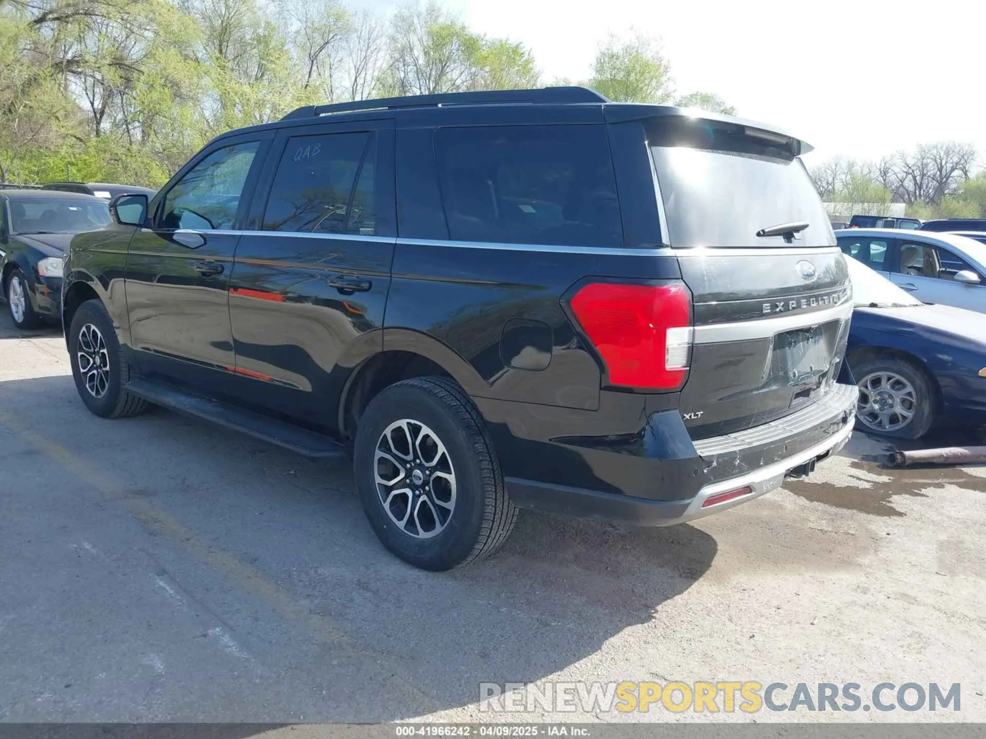 3 Photograph of a damaged car 1FMJU1J85REA08710 FORD EXPEDITION 2024