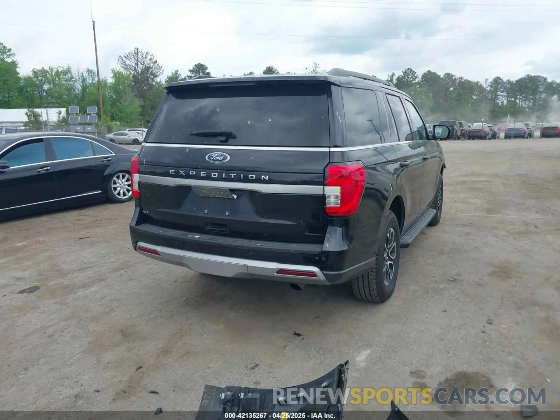 4 Photograph of a damaged car 1FMJU1J86REA25838 FORD EXPEDITION 2024