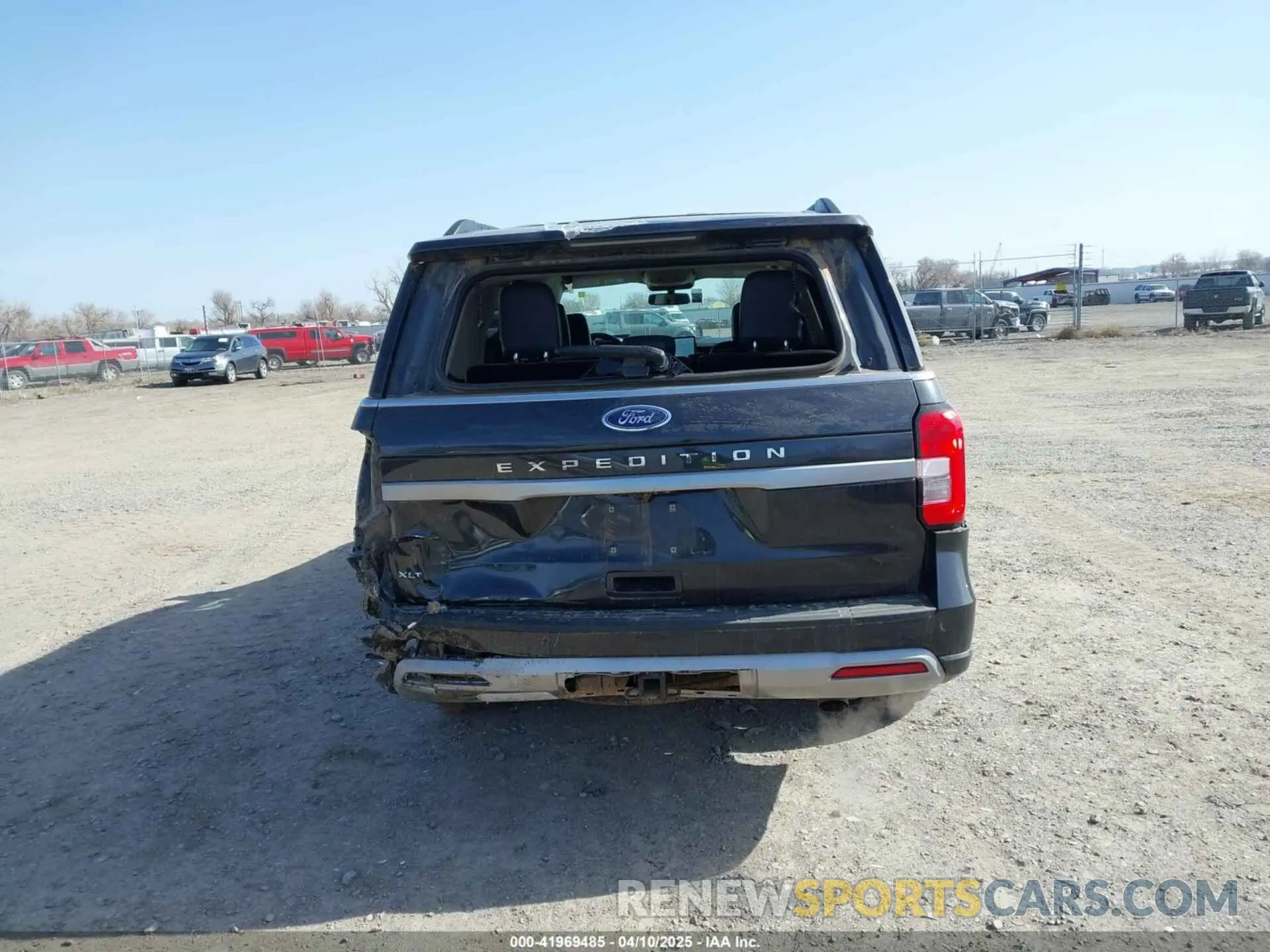 16 Photograph of a damaged car 1FMJU1J87REA18297 FORD EXPEDITION 2024