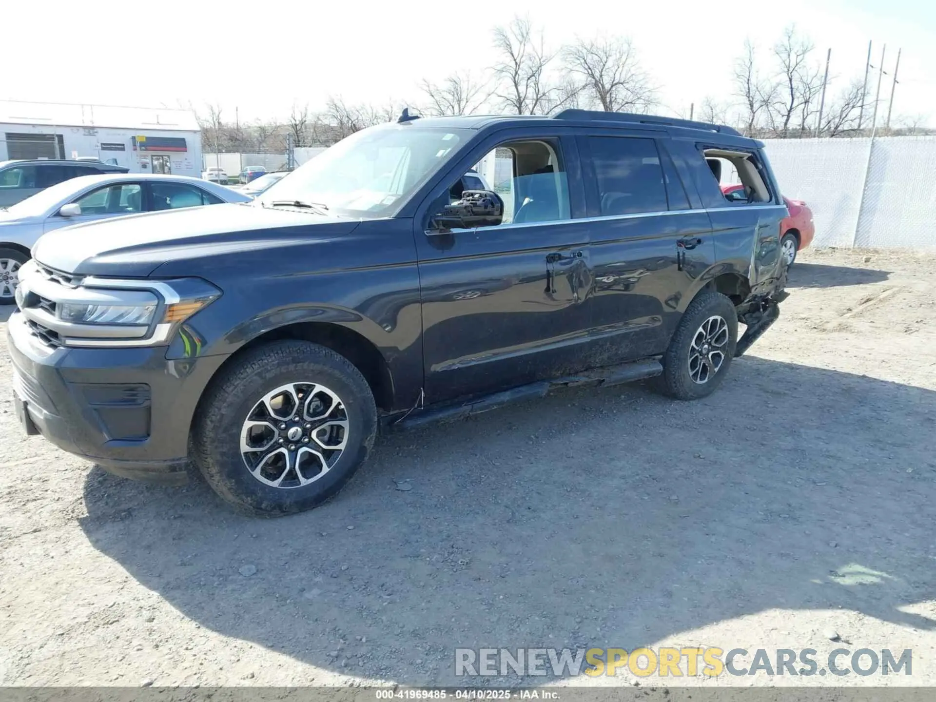 2 Photograph of a damaged car 1FMJU1J87REA18297 FORD EXPEDITION 2024