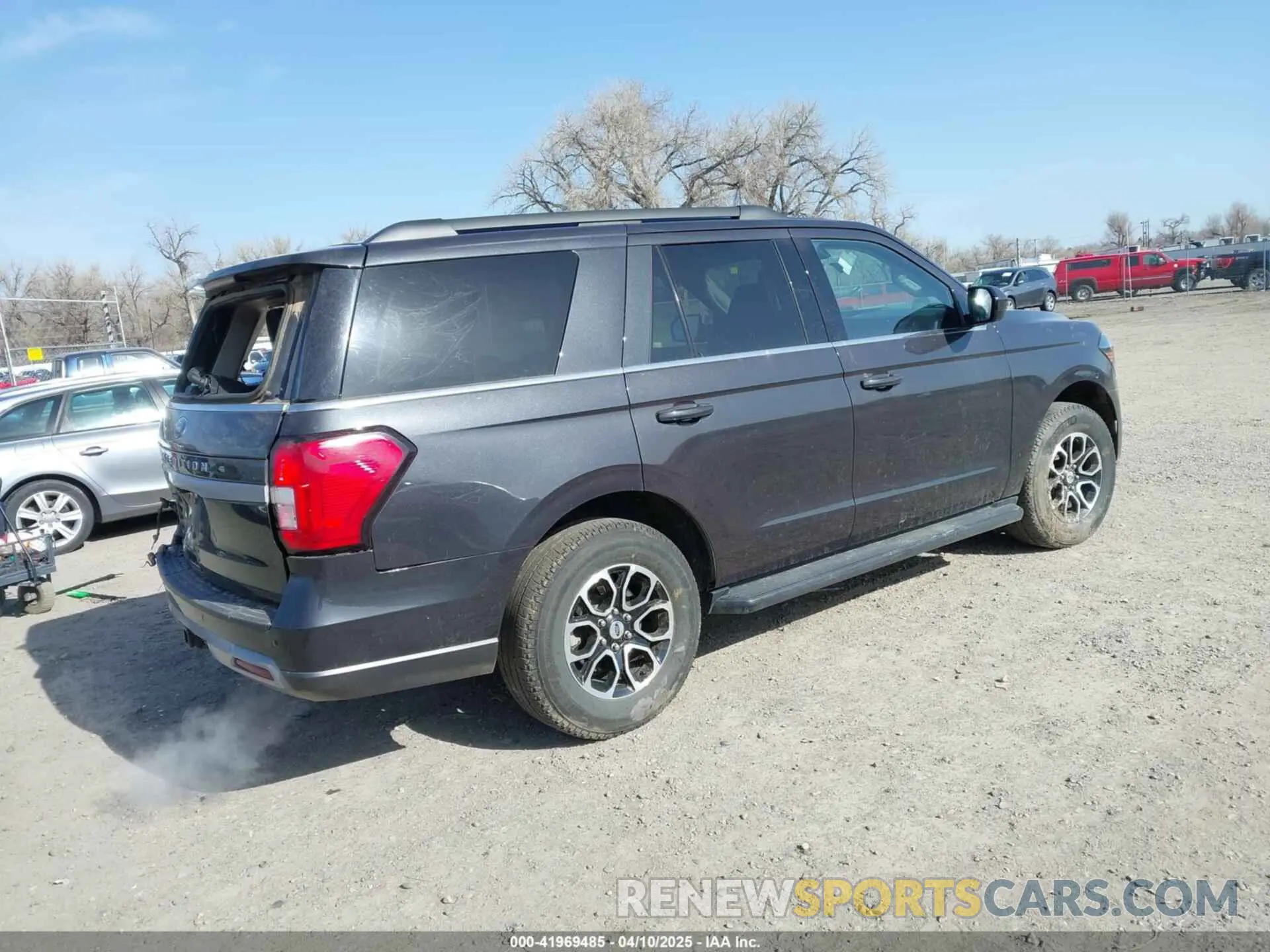 4 Photograph of a damaged car 1FMJU1J87REA18297 FORD EXPEDITION 2024