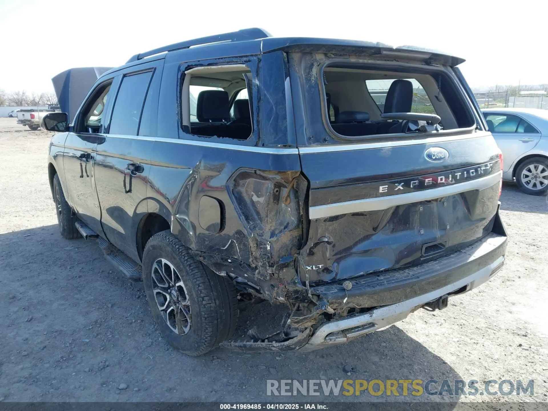 6 Photograph of a damaged car 1FMJU1J87REA18297 FORD EXPEDITION 2024