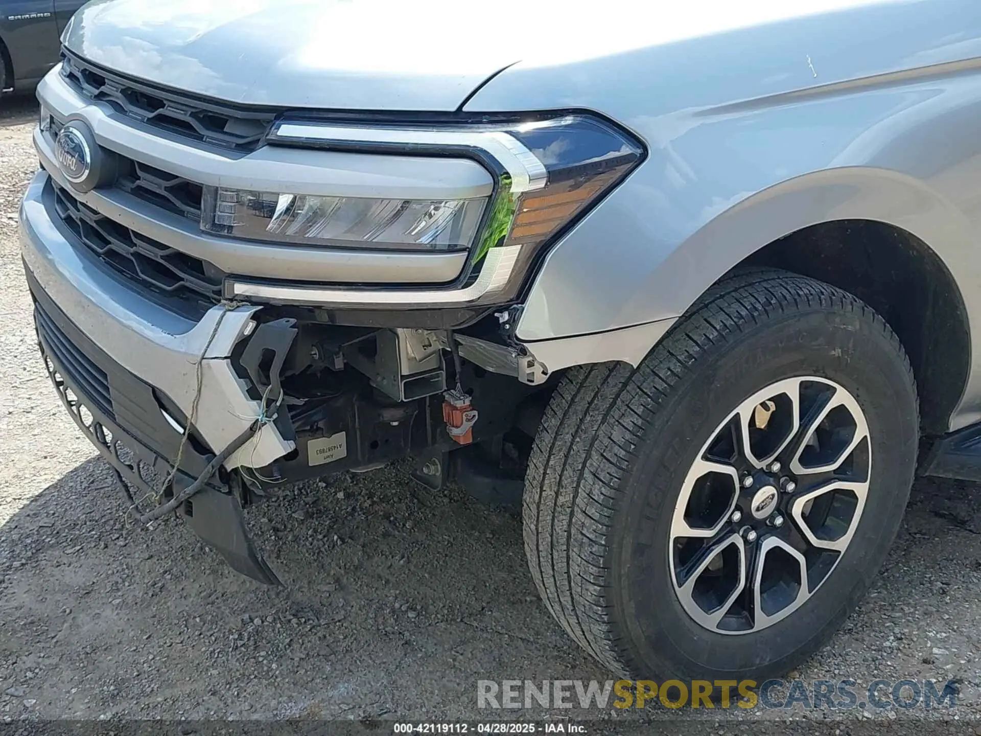 6 Photograph of a damaged car 1FMJU1J89REA25669 FORD EXPEDITION 2024