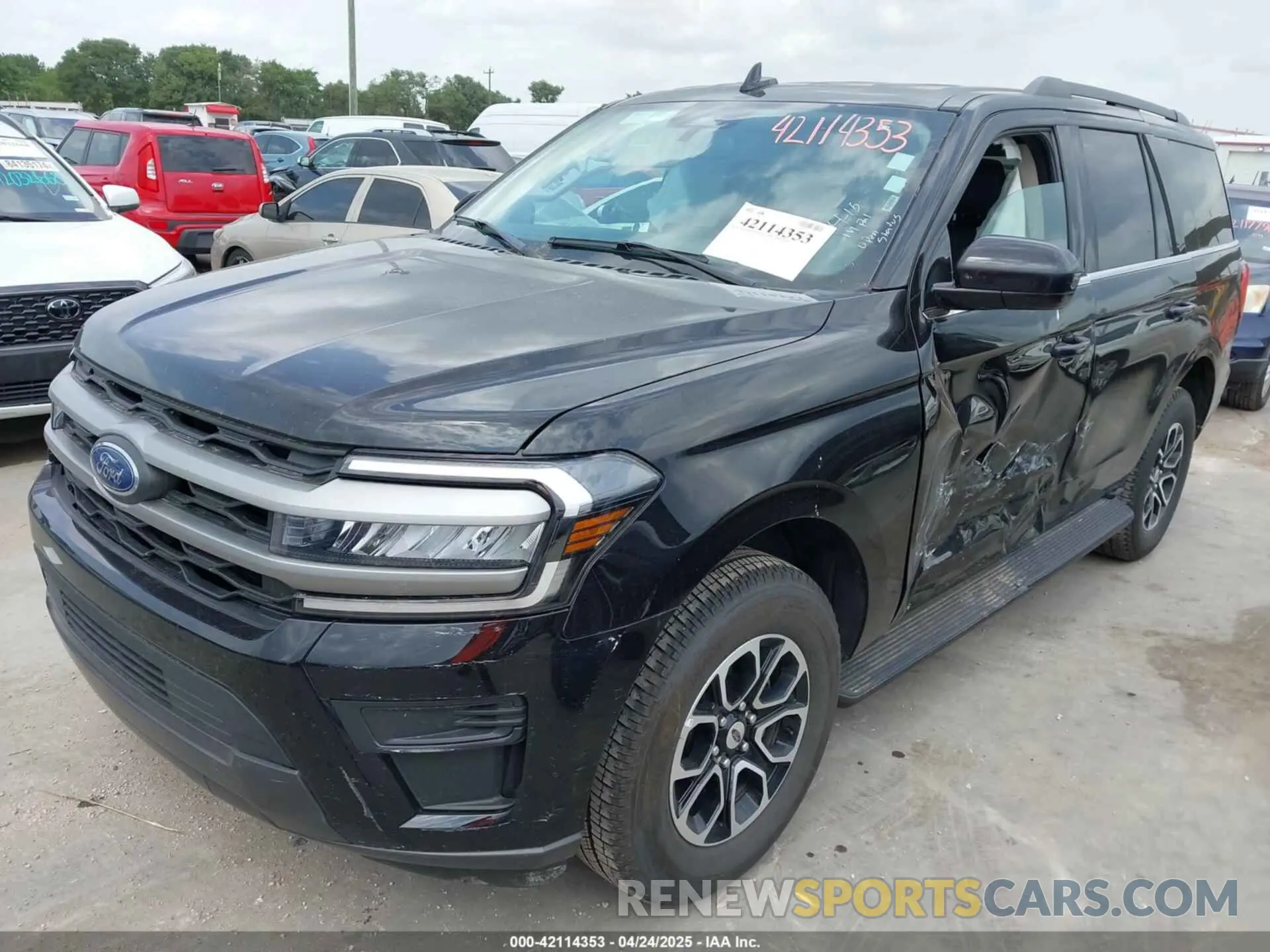 2 Photograph of a damaged car 1FMJU1J8XREA41234 FORD EXPEDITION 2024