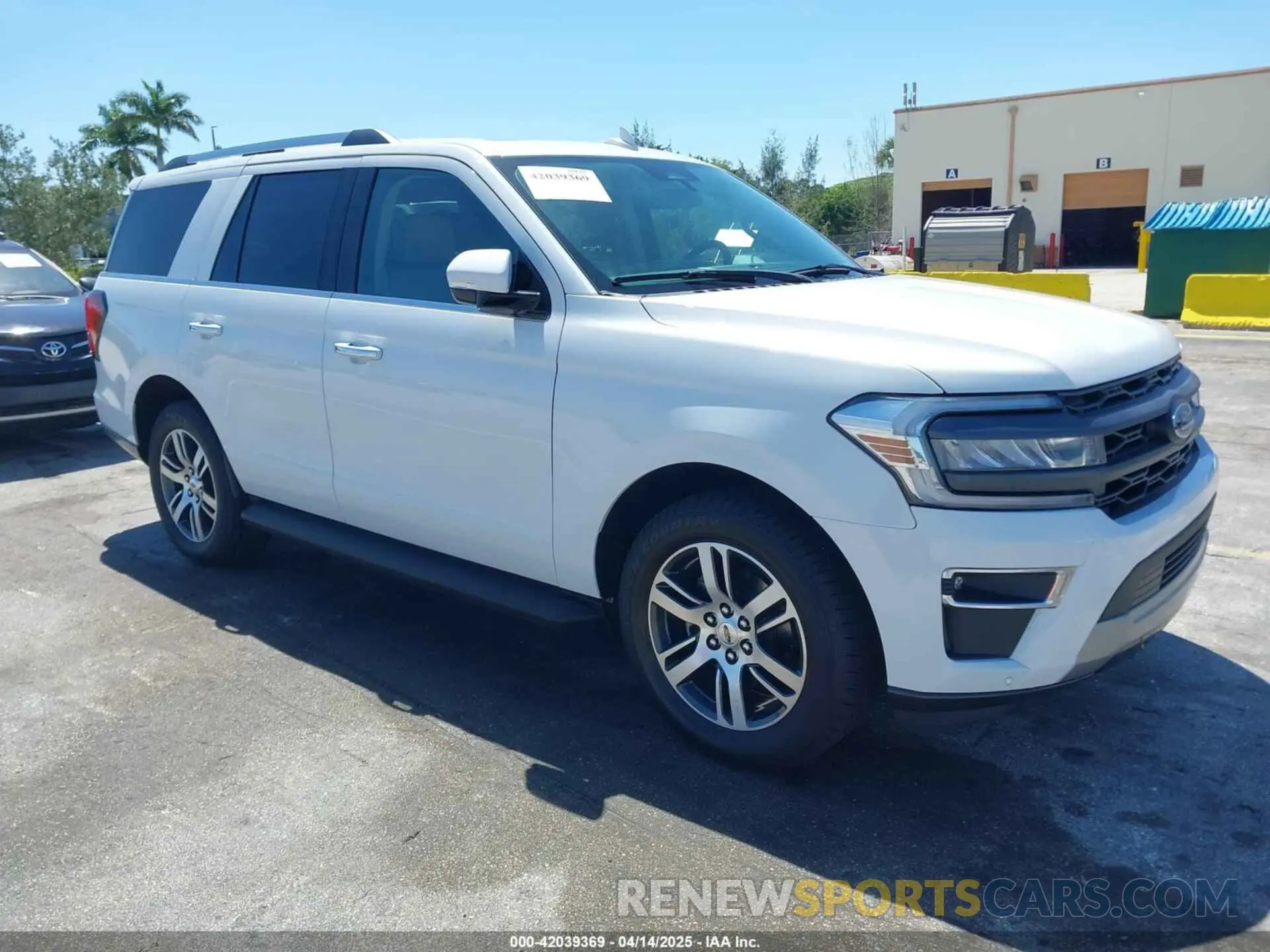 1 Photograph of a damaged car 1FMJU1K85REA10326 FORD EXPEDITION 2024