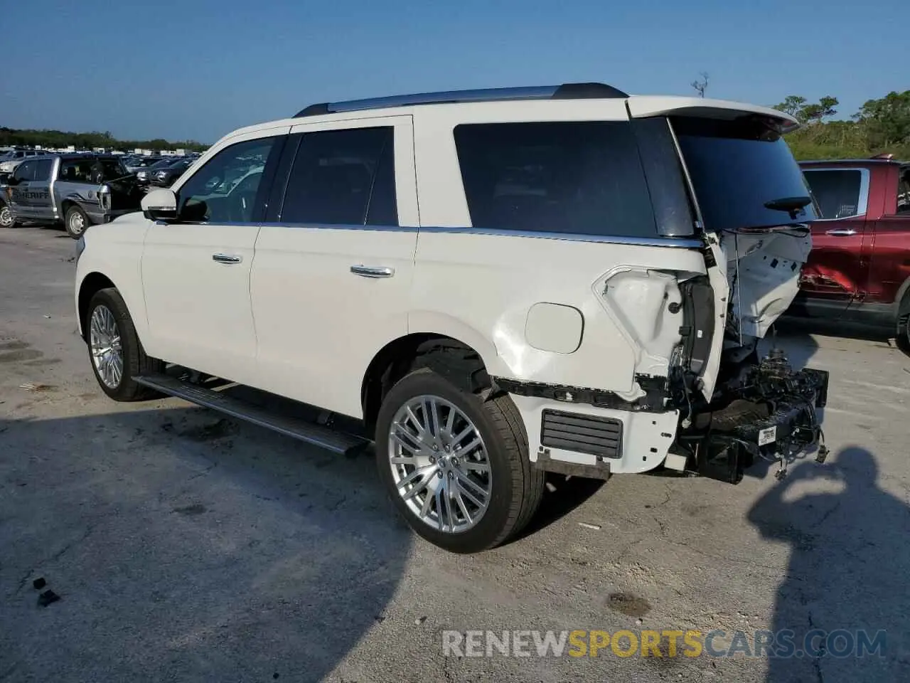 2 Photograph of a damaged car 1FMJU1K85REA75001 FORD EXPEDITION 2024