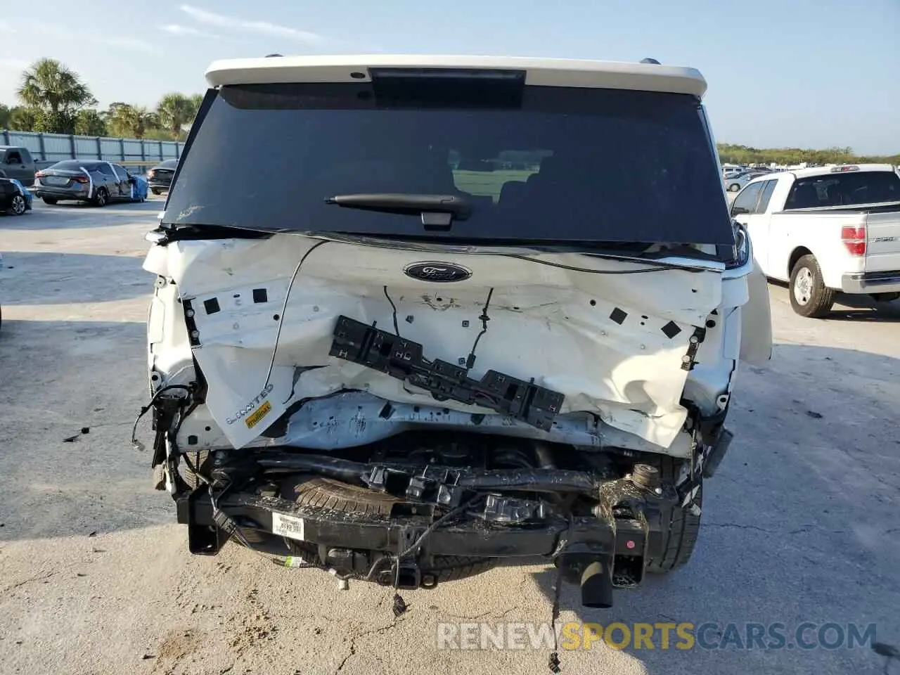 6 Photograph of a damaged car 1FMJU1K85REA75001 FORD EXPEDITION 2024