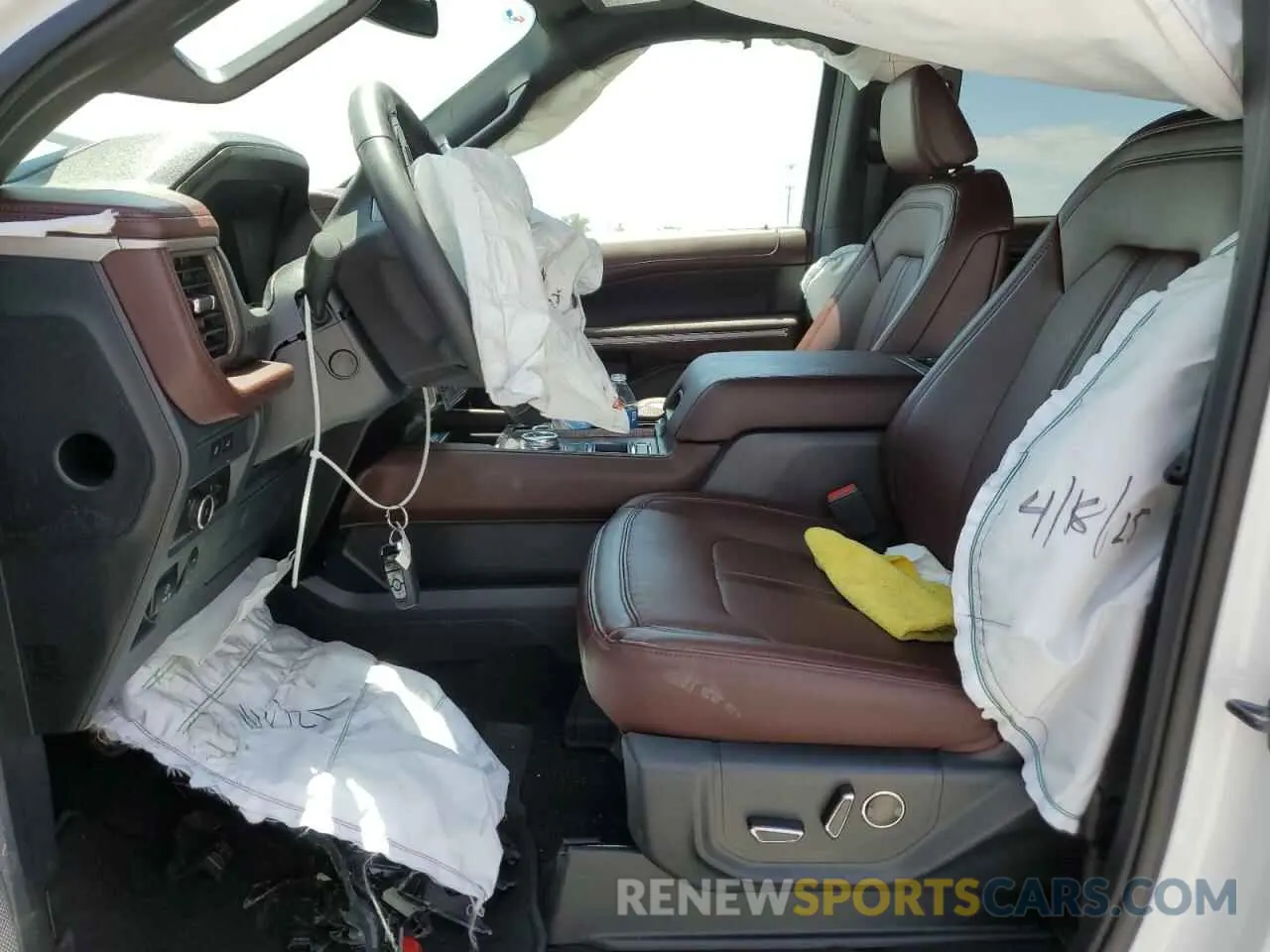 7 Photograph of a damaged car 1FMJU1K89REA88012 FORD EXPEDITION 2024