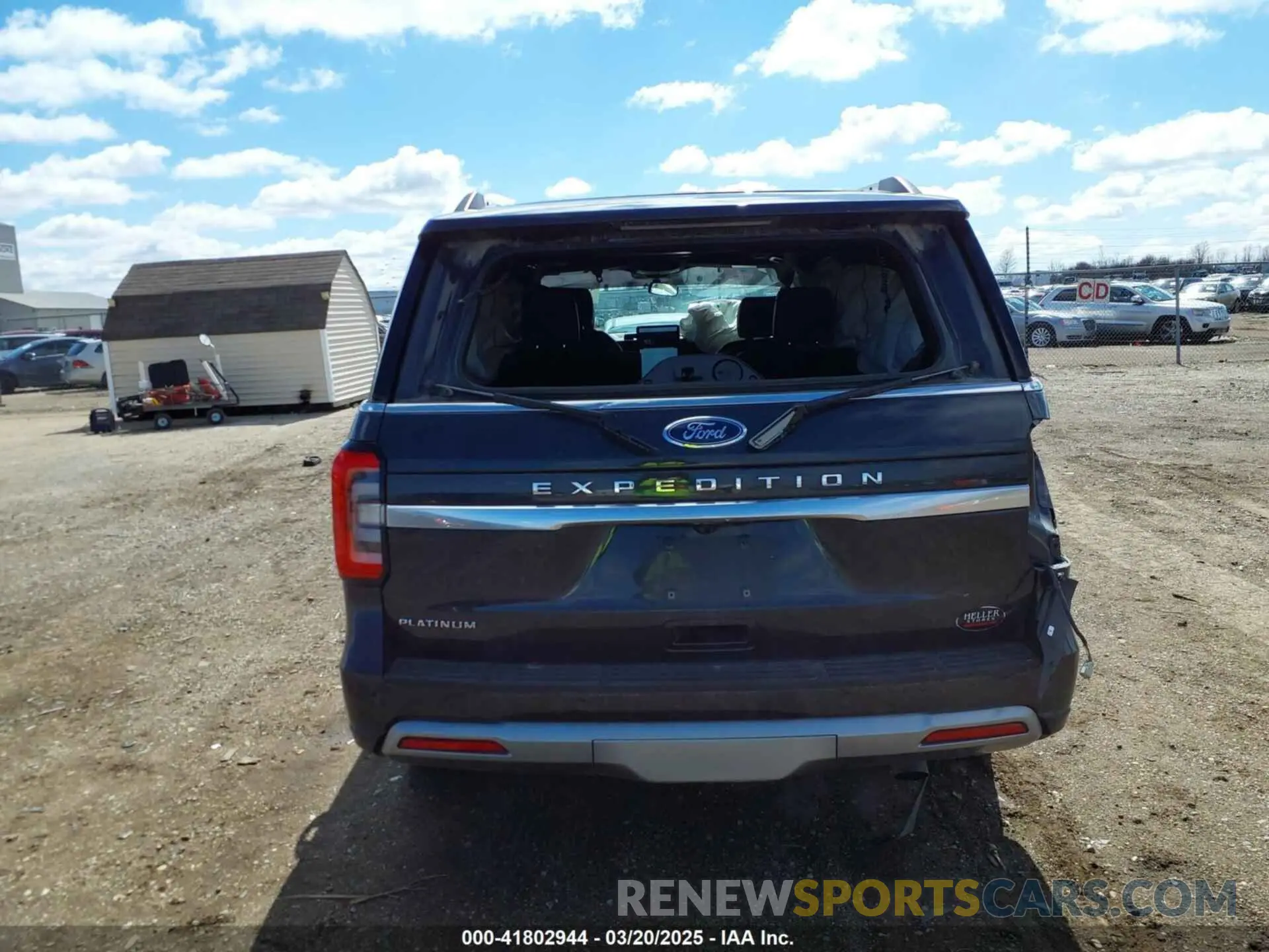 17 Photograph of a damaged car 1FMJU1M8XREA69417 FORD EXPEDITION 2024