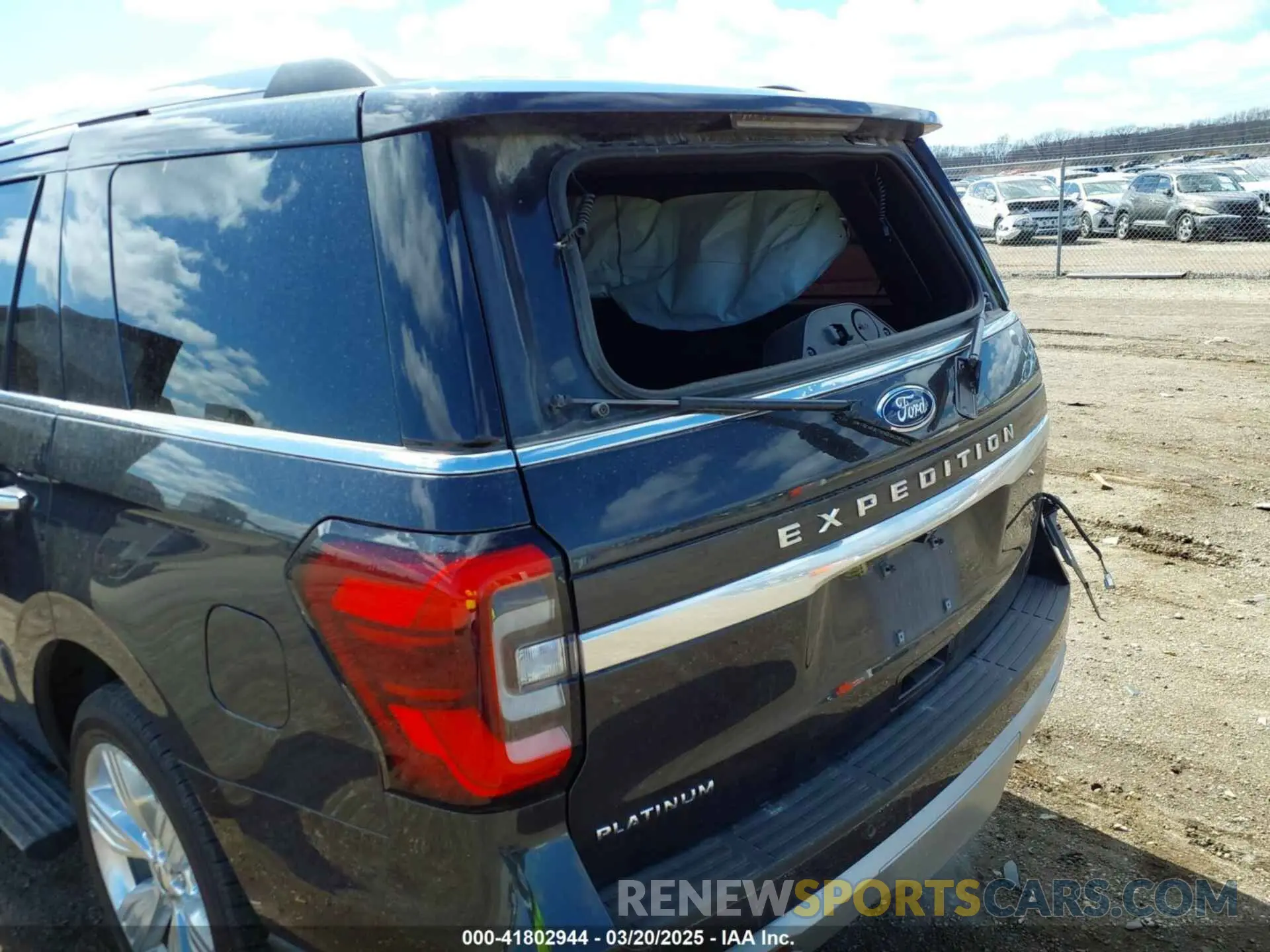 6 Photograph of a damaged car 1FMJU1M8XREA69417 FORD EXPEDITION 2024