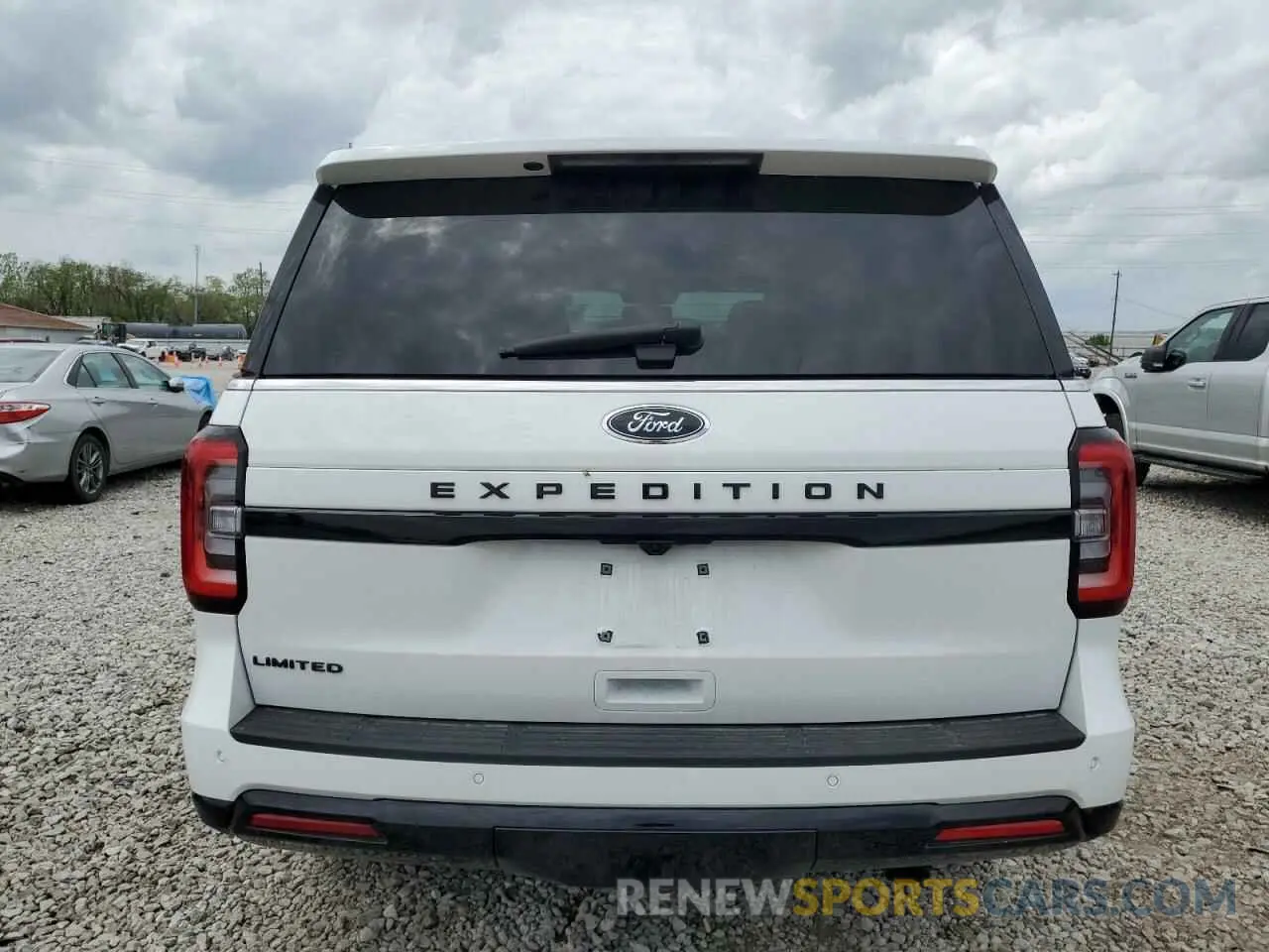 6 Photograph of a damaged car 1FMJU2A80REA78394 FORD EXPEDITION 2024