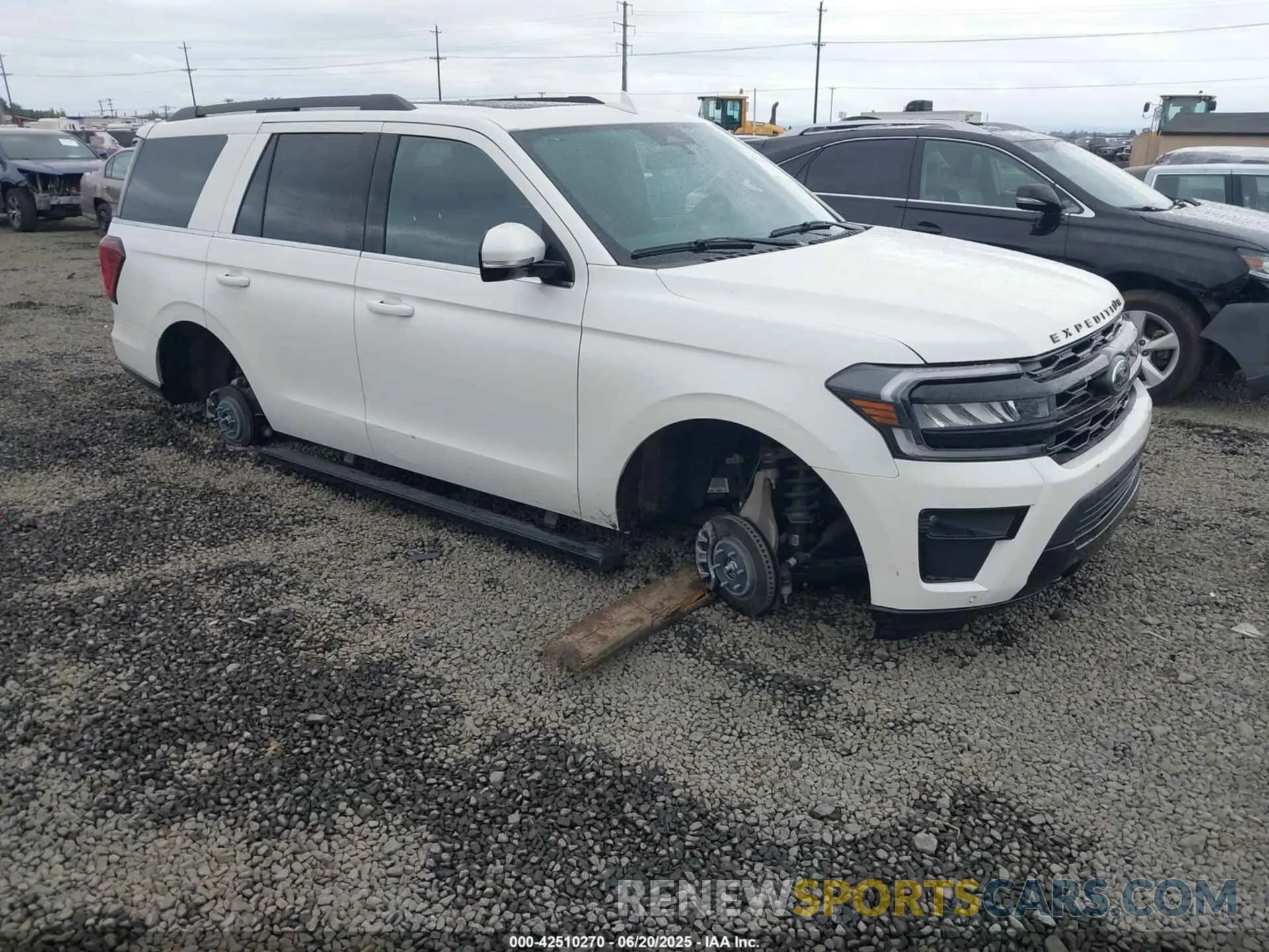 1 Photograph of a damaged car 1FMJU2A81REA69753 FORD EXPEDITION 2024