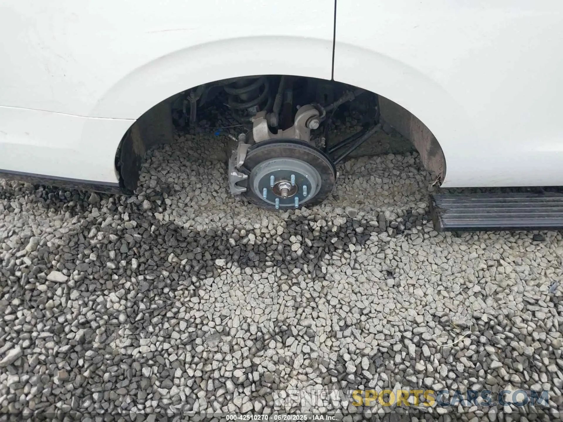 21 Photograph of a damaged car 1FMJU2A81REA69753 FORD EXPEDITION 2024