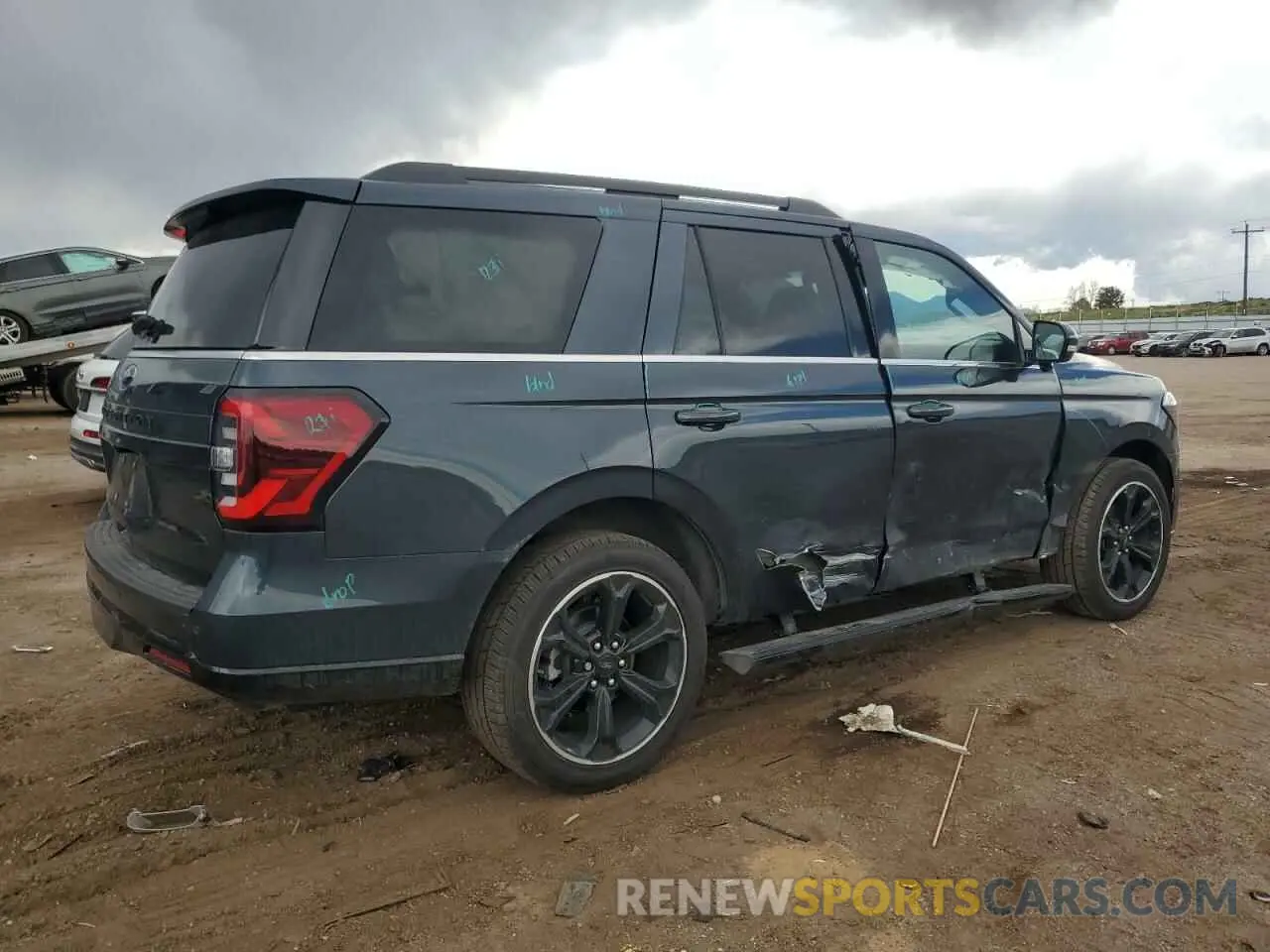 3 Photograph of a damaged car 1FMJU2A81REA82227 FORD EXPEDITION 2024