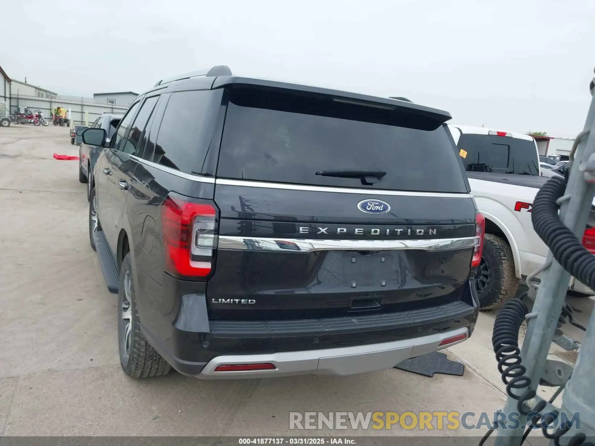 16 Photograph of a damaged car 1FMJU2A87REA45005 FORD EXPEDITION 2024