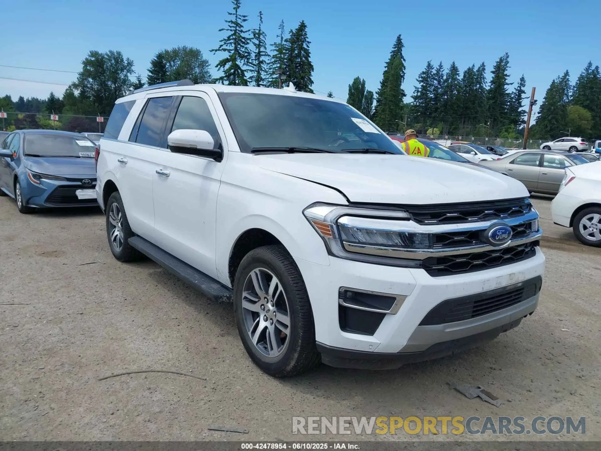 1 Photograph of a damaged car 1FMJU2A88REA35566 FORD EXPEDITION 2024