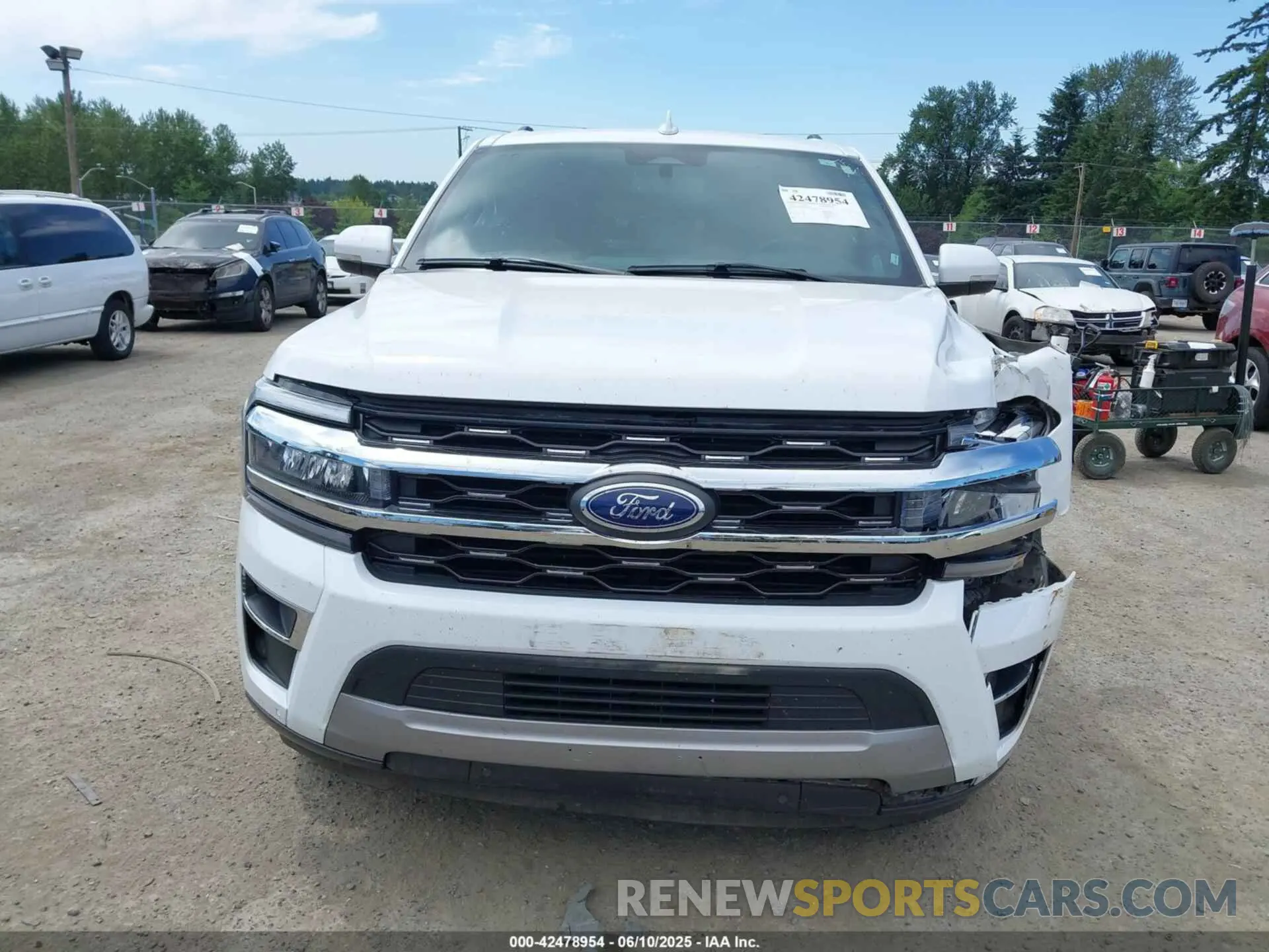 12 Photograph of a damaged car 1FMJU2A88REA35566 FORD EXPEDITION 2024